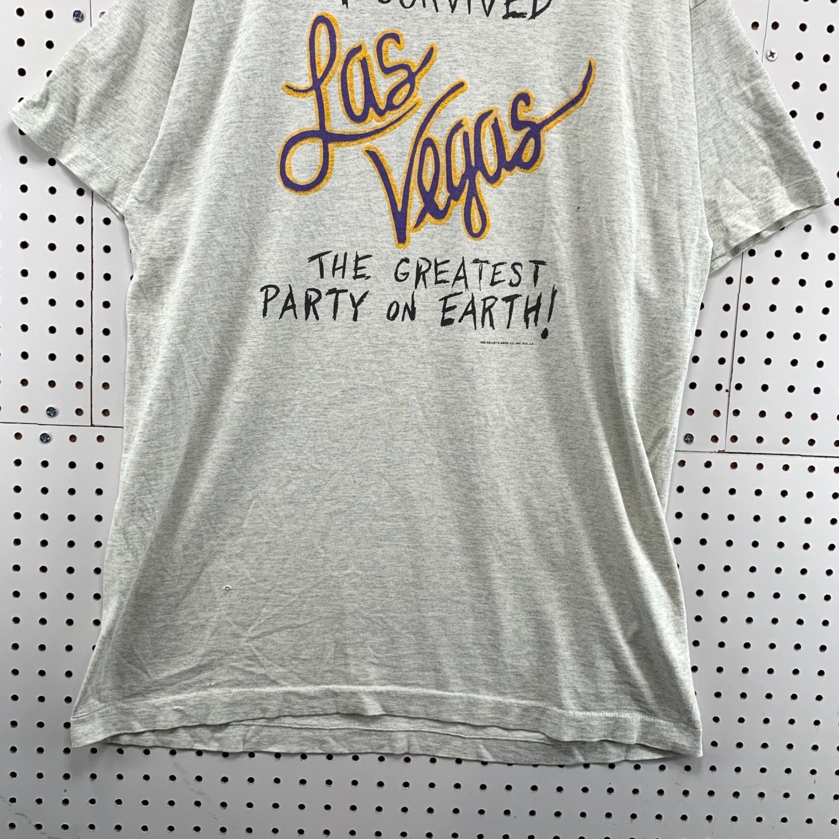 Fruit Of The Loom VINTAGE Las Vegas 90s Survived Shirt Mens XL Gray USA Single Stitch Fruit of the Loom T-Shirt Size US XL / EU 56 / 4 - 6 Thumbnail