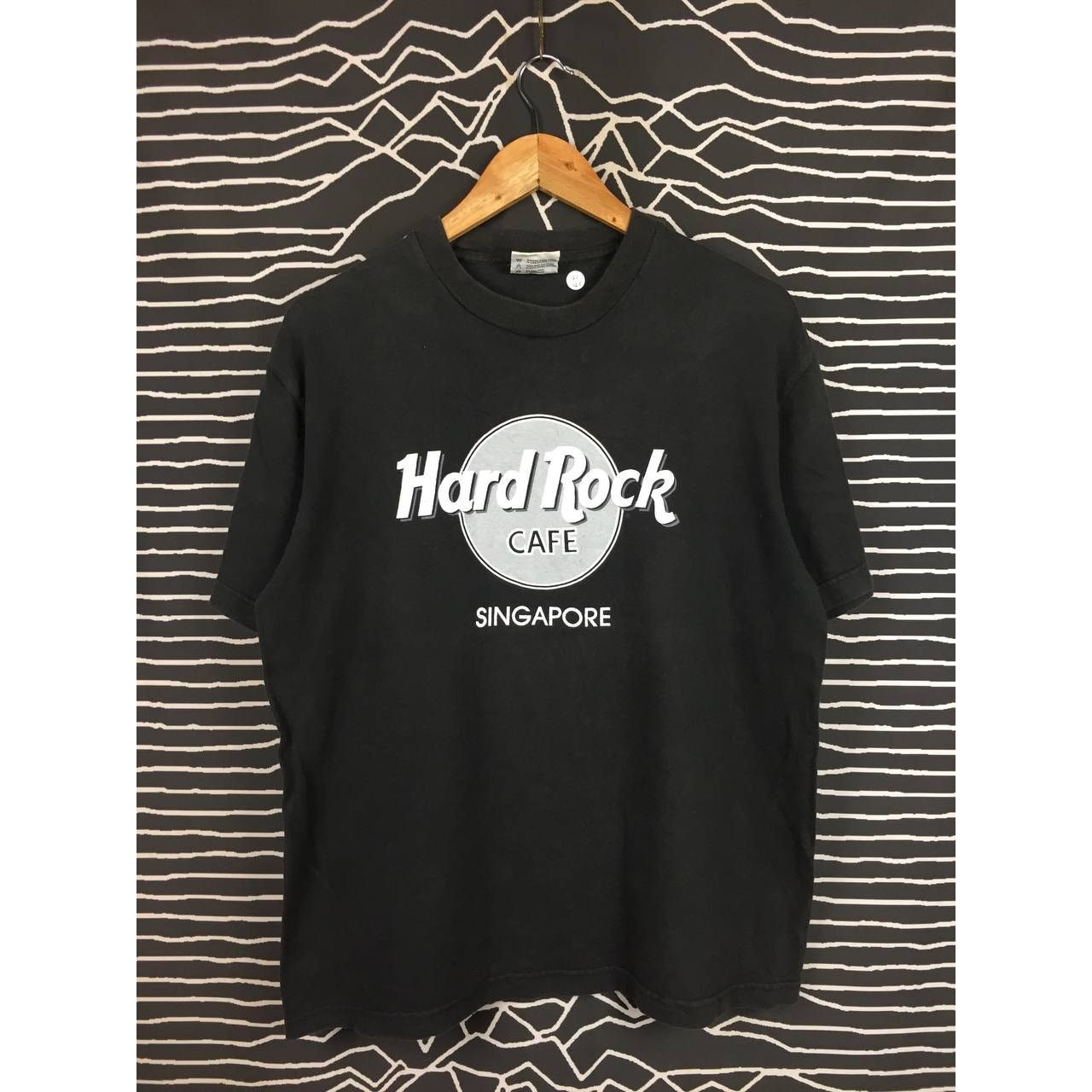 Hard Rock Cafe × Vintage Vtg HRC Hard Rock Cafe Singapore Big Logo Tee Size US M / EU 48-50 / 2 - 1 Thumbnail
