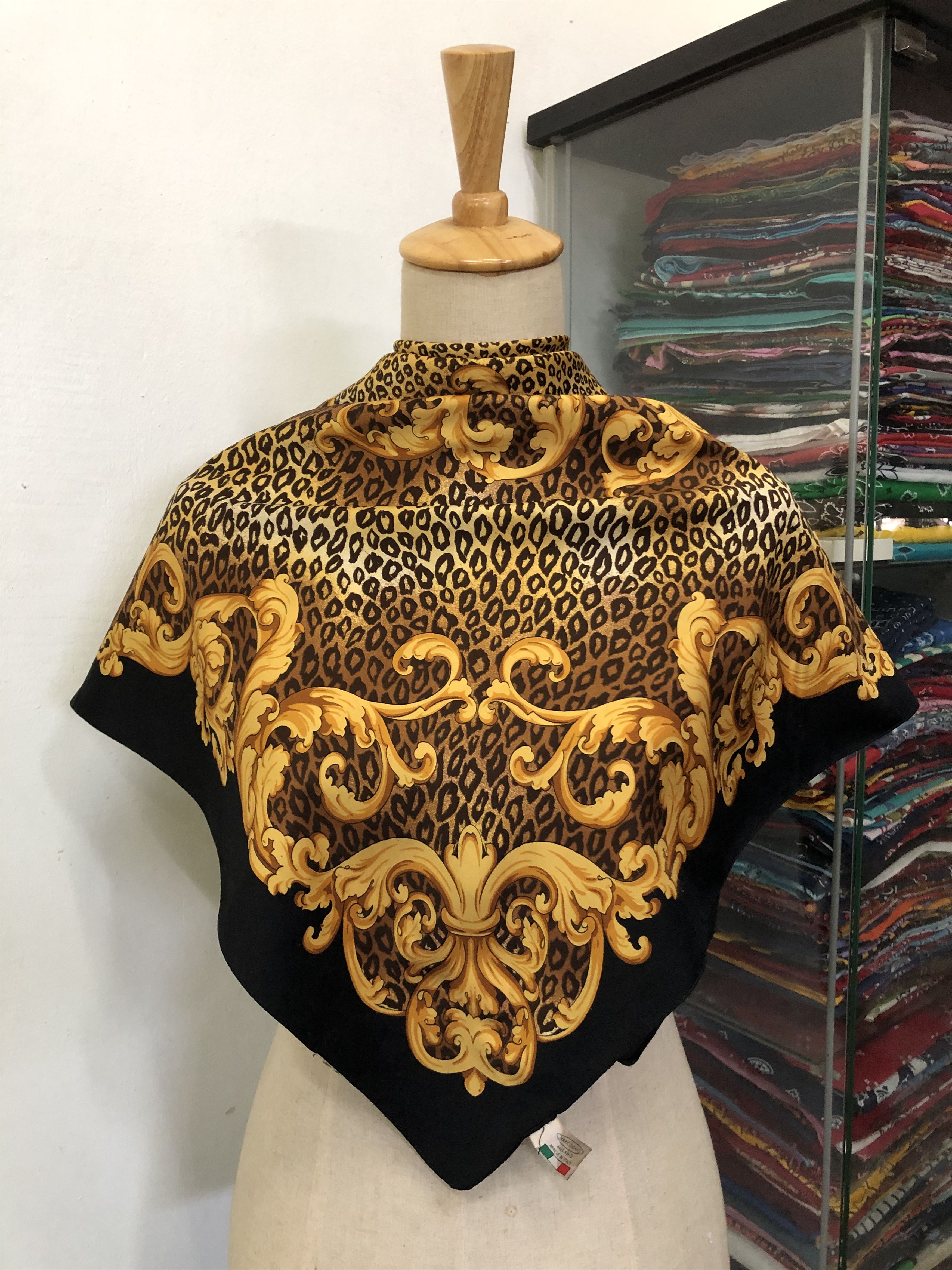 Vintage Vintage Silk Scarf Size ONE SIZE - 1 Thumbnail