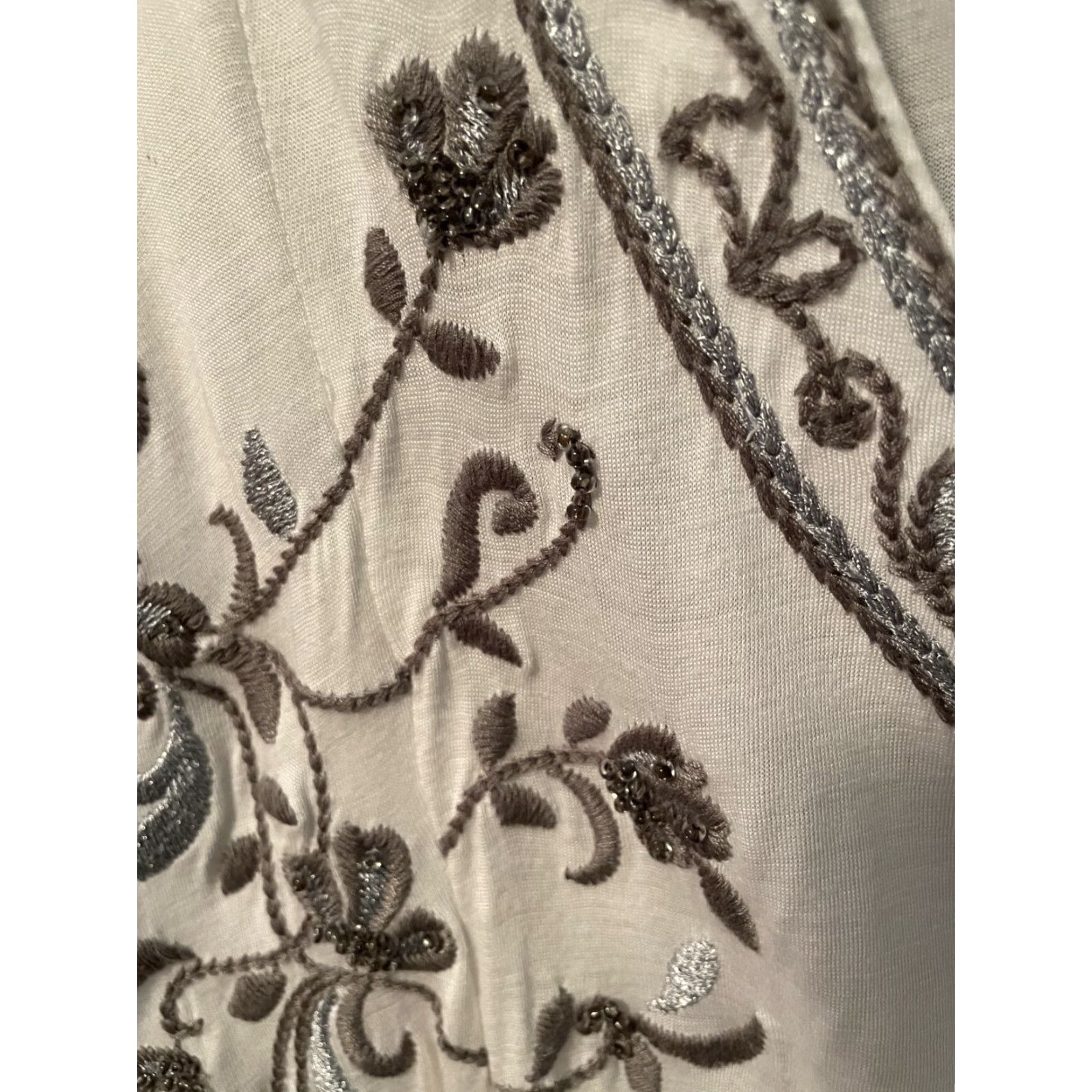 Vintage INC International Concepts Blouse Shirt Women's Medium White Embroidered Silver 3/4 Sleeve V-Neck Tunic Size M / US 6-8 / IT 42-44 - 4 Thumbnail