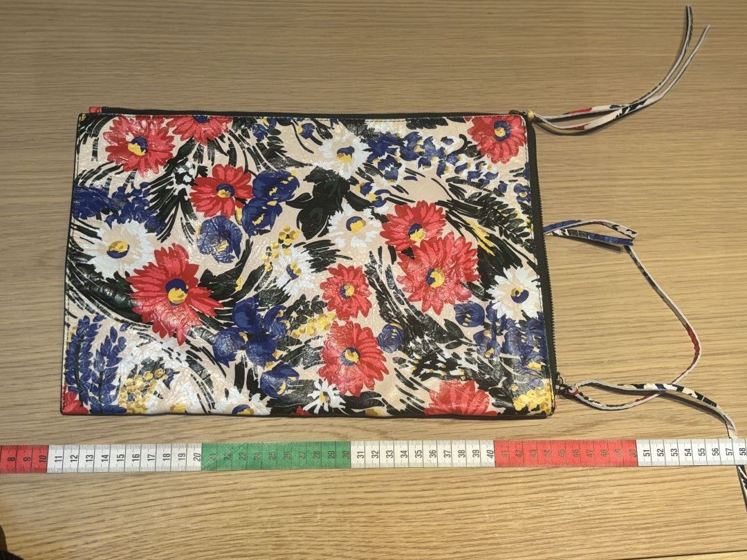 Balenciaga Balenciaga Agneau Fleurs Floral Print Leather Clutch Size ONE SIZE - 1 Thumbnail