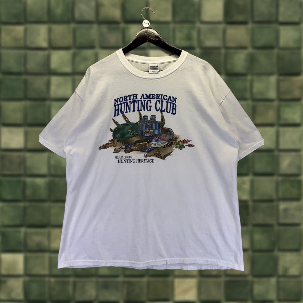 Gildan VINTAGE North American Hunting Club Mens Graphic T Shirt XL White Crew Neck Short Sleeve Y2K XL-7844 Size US XL / EU 56 / 4 - 1 Thumbnail