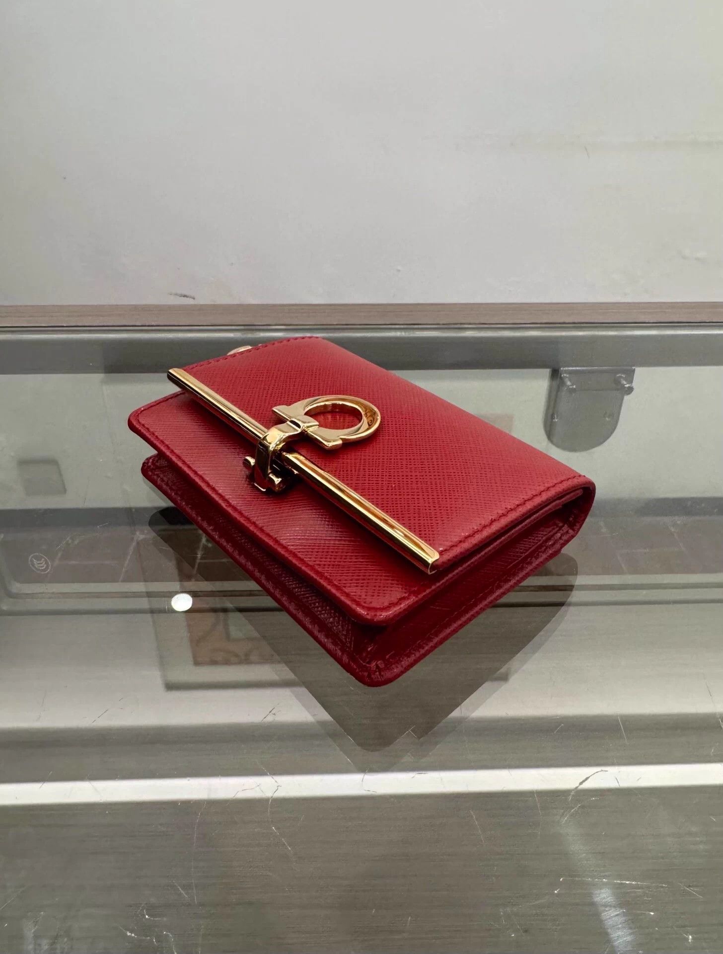 Other FERRAGAMO red gold horsebit wallet 11cm Size ONE SIZE - 7 Thumbnail