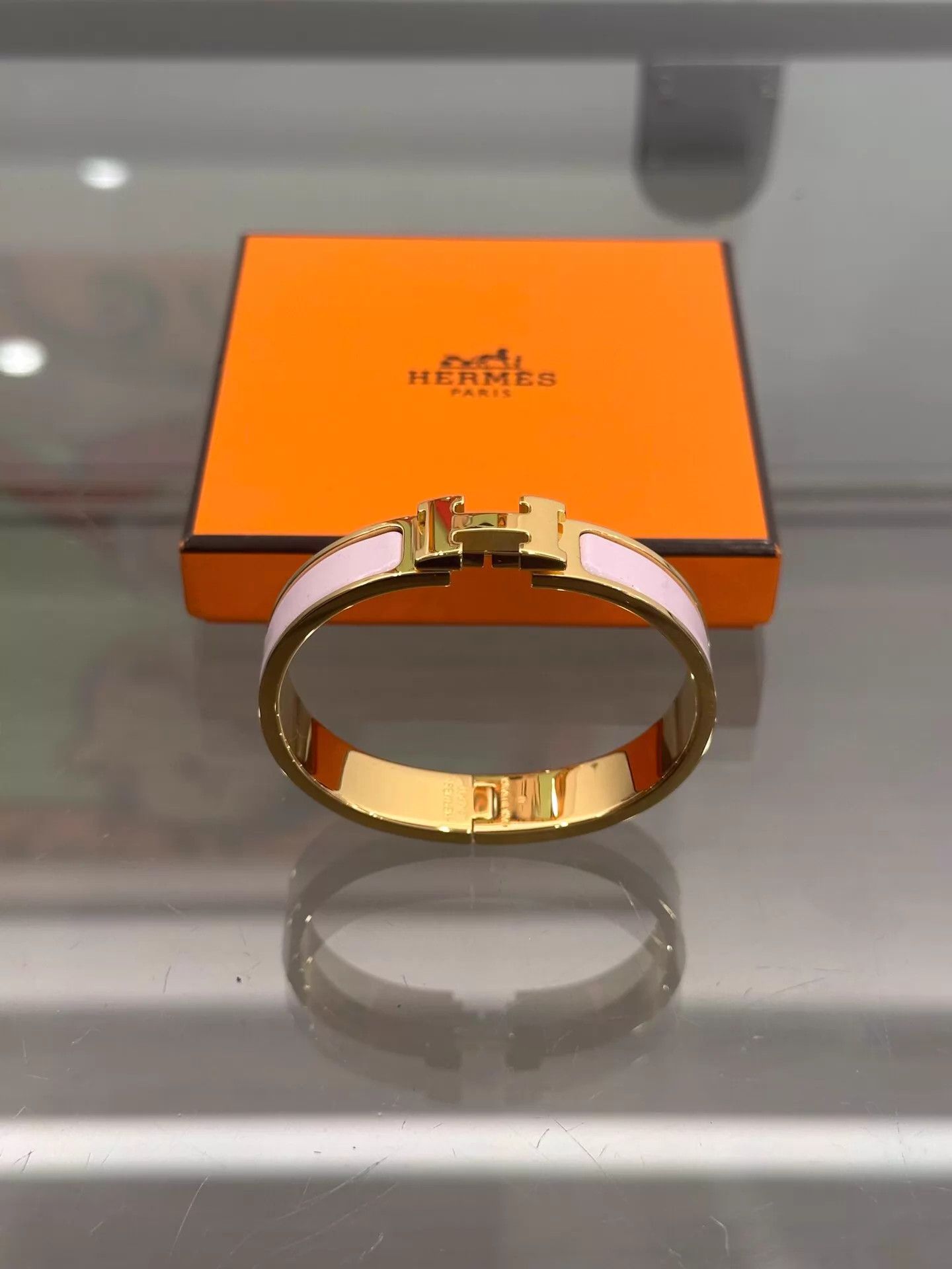 Hermes Hermès Clic H Pink Enamel H Gold Bangle PM Size ONE SIZE - 1 Thumbnail
