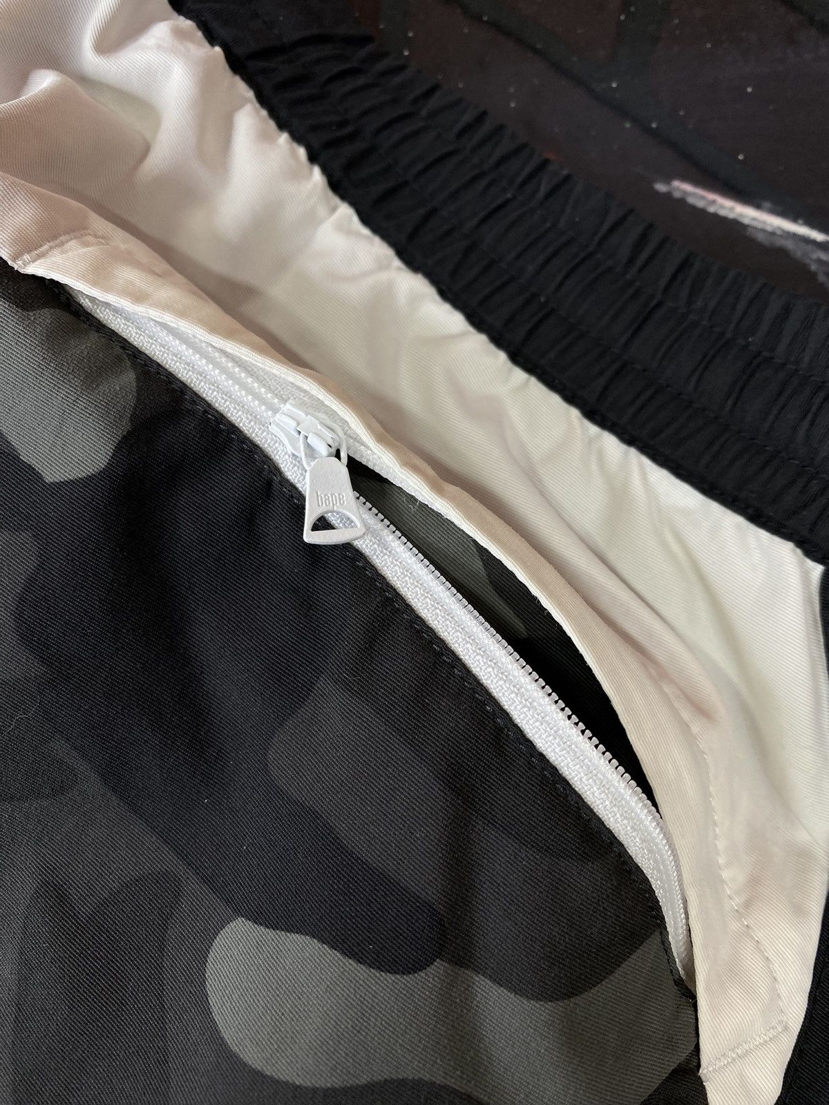 Bape A Bathing Ape Black Camo Bape Shorts Fits XLarge Size US 36 / EU 52 - 13 Thumbnail