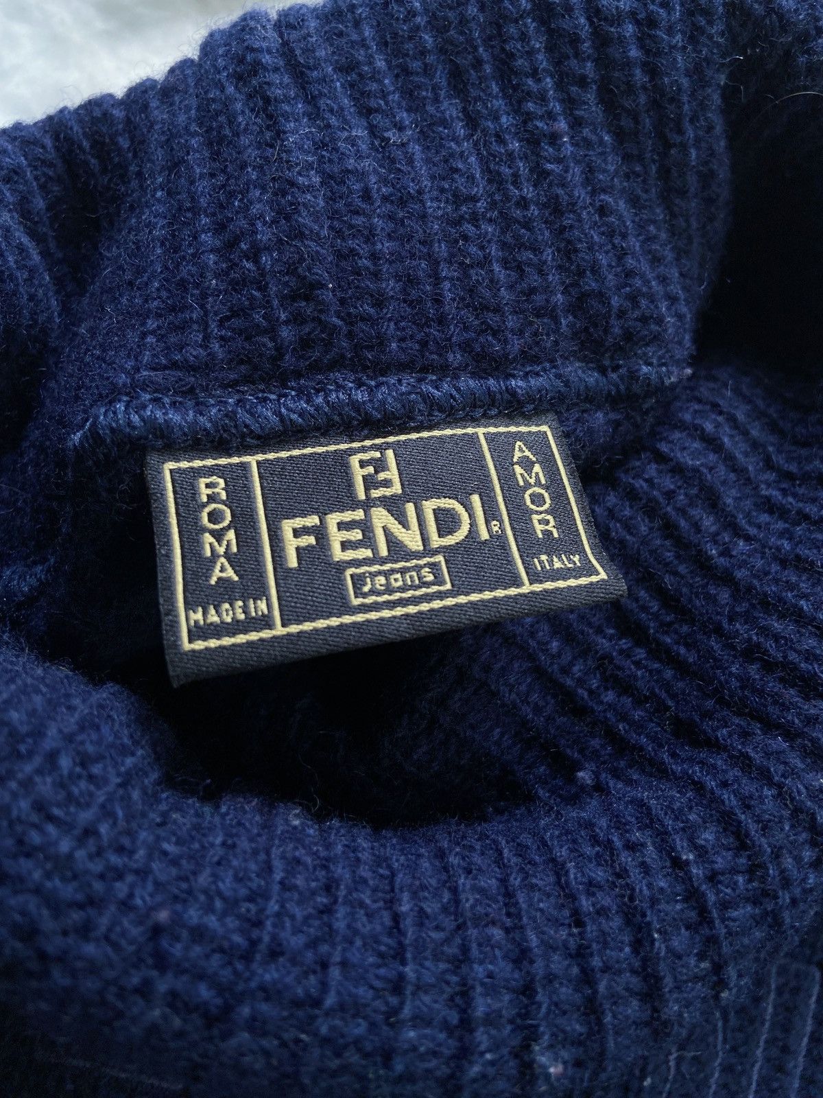 Fendi VINTAGE FENDI TURTLE NECK KNIT WEAR Size US M / EU 48-50 / 2 - 9 Thumbnail