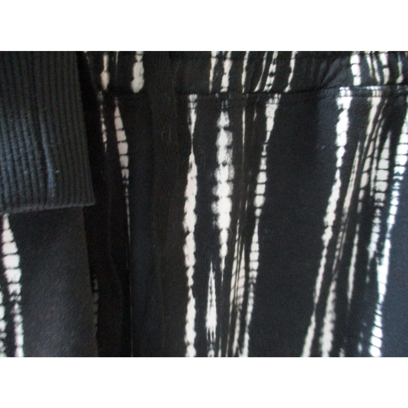 Other LuLaRoe Jax NWOT SMALL Black White Gray Joggers Sweatpants Size 28" / US 6 / IT 42 - 4 Thumbnail