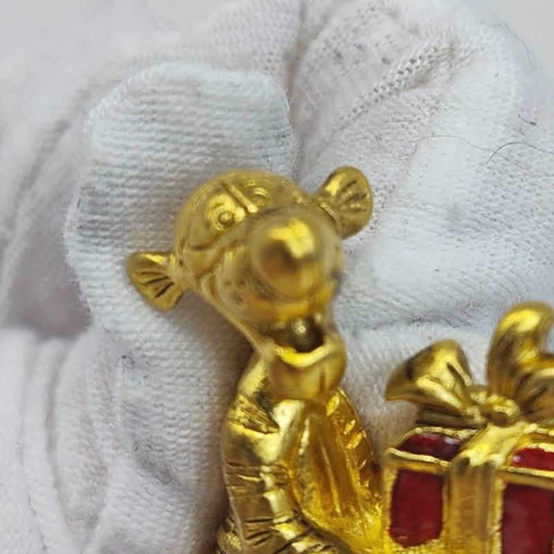 Disney Disney Winnie the Pooh Gold-Toned Holiday Brooch Size ONE SIZE - 2 Thumbnail