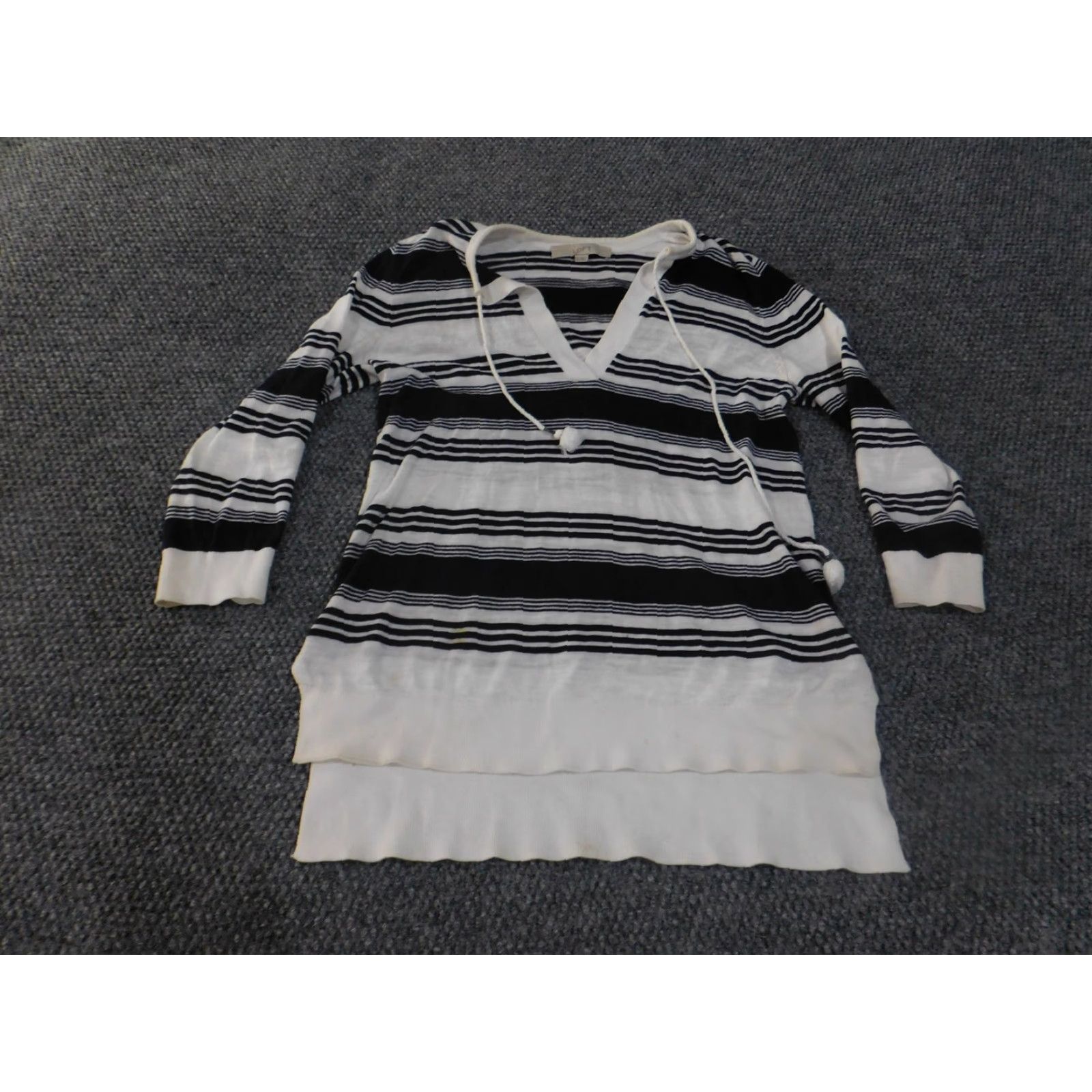 Loft LOFT Sweater Womens Small Black White Striped Long Sleeve Tunic Pullover Cotton V-Neck Drawstring Tassels Tunic Lightweight Knits Size S / US 4 / IT 40 - 2 Thumbnail