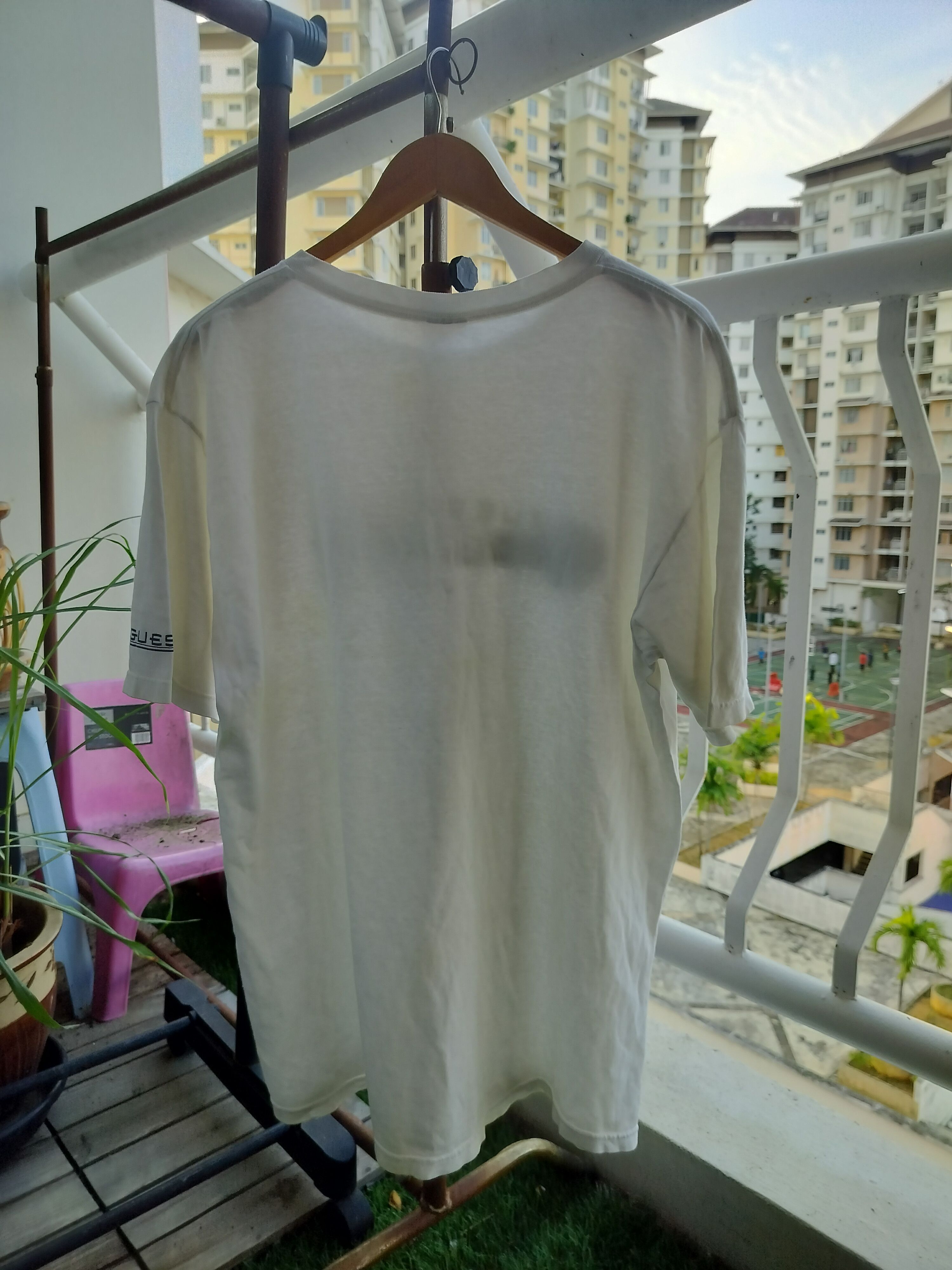 Club Sorayama × Guess Vintage Guess Jeans t- shirt Made in Usa Size US L / EU 52-54 / 3 - 7 Thumbnail