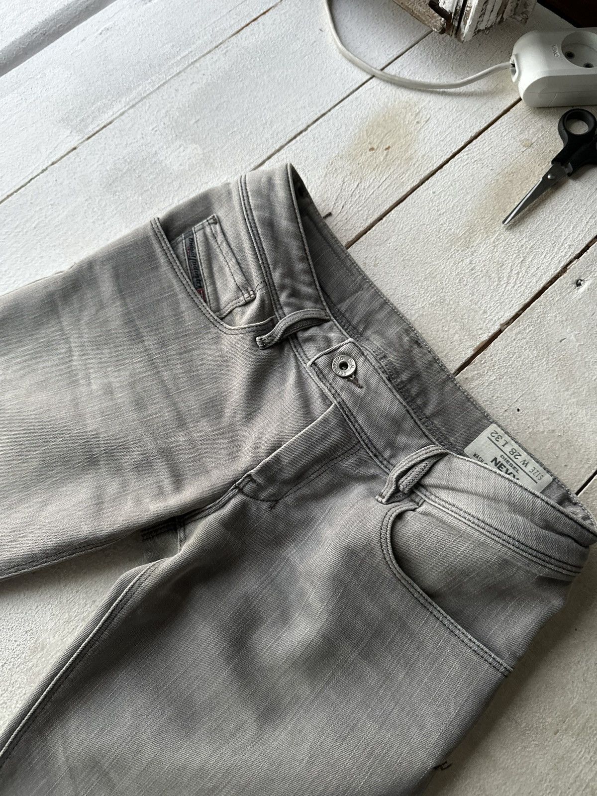Diesel 🚨Gothic Diesel Regular Slim relax Flared Jeans Womens Size 28" / US 6 / IT 42 - 2 Thumbnail
