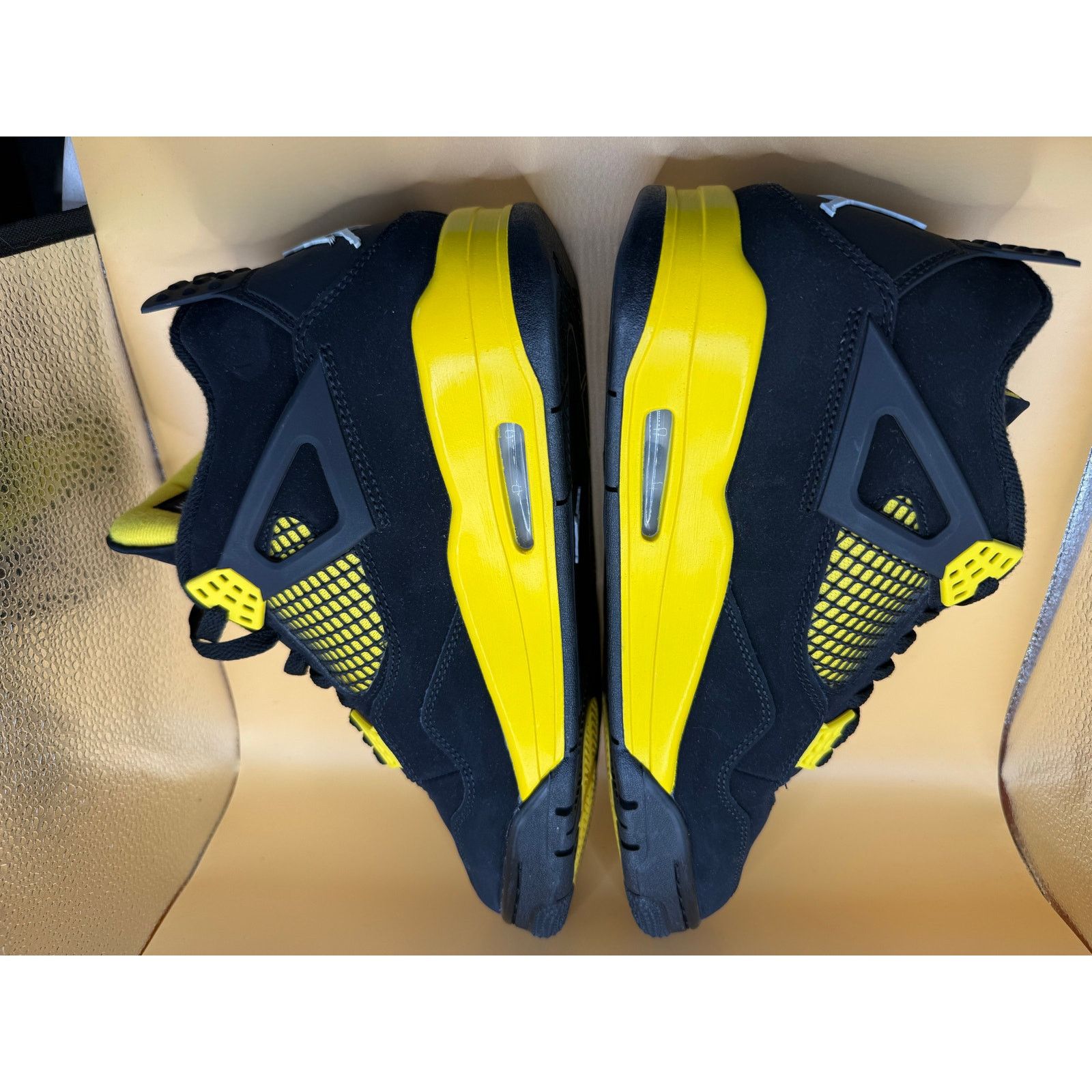 Jordan Brand Jordan 4 Thunder Size 9.5 Size US 9.5 / EU 42-43 - 8 Thumbnail