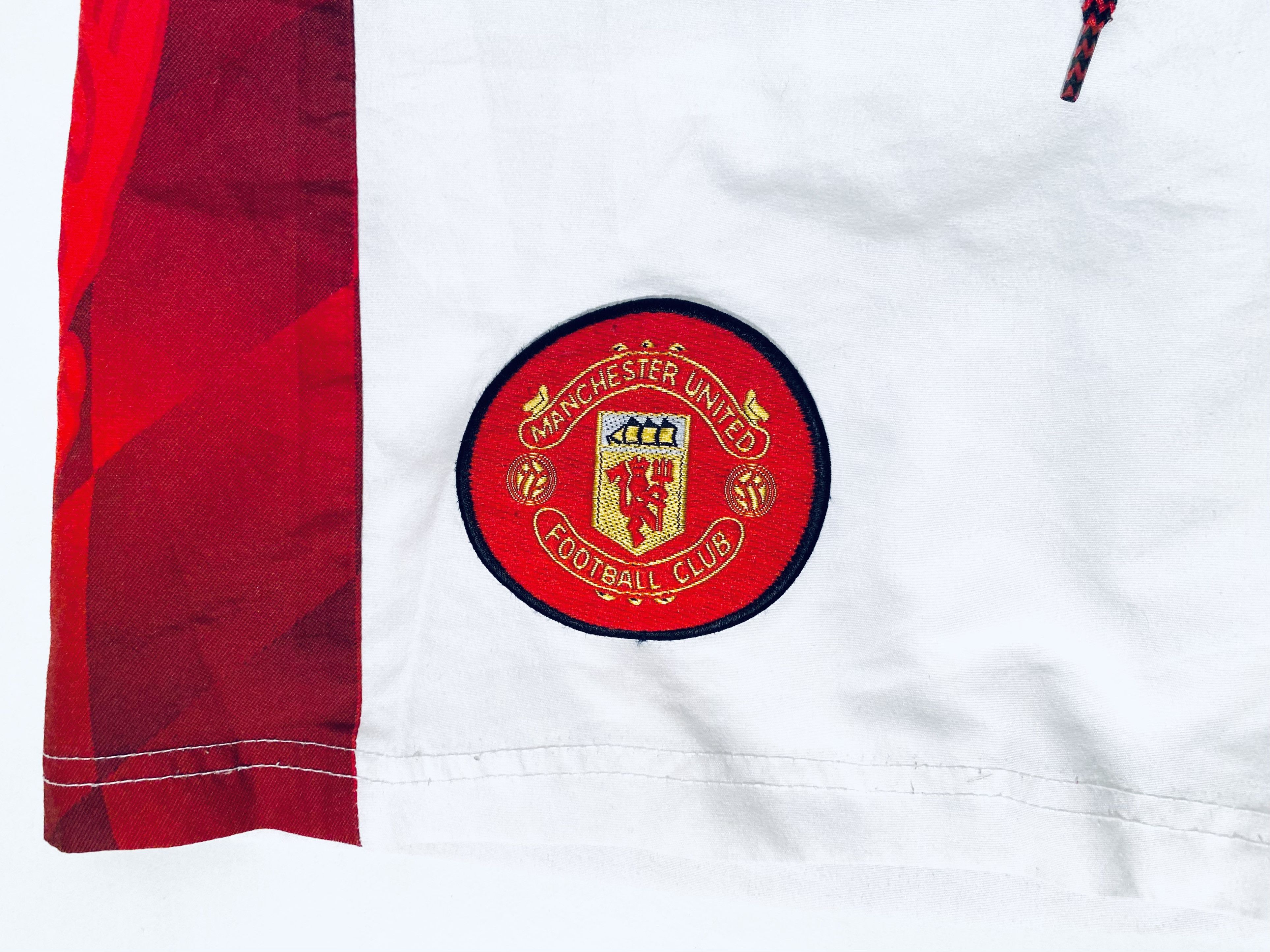 Umbro Manchester United Home Shorts 1996 1998 Size US 32 / EU 48 - 5 Thumbnail