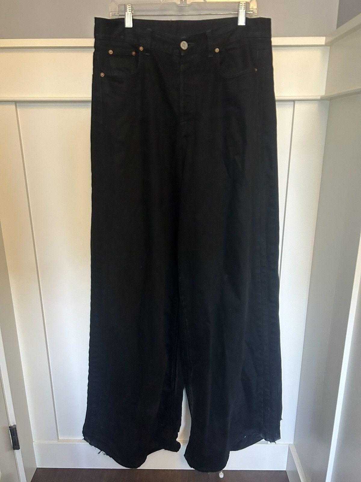 Vetements Vetements baggy black denim jeans Size US 34 / EU 50 - 1 Thumbnail