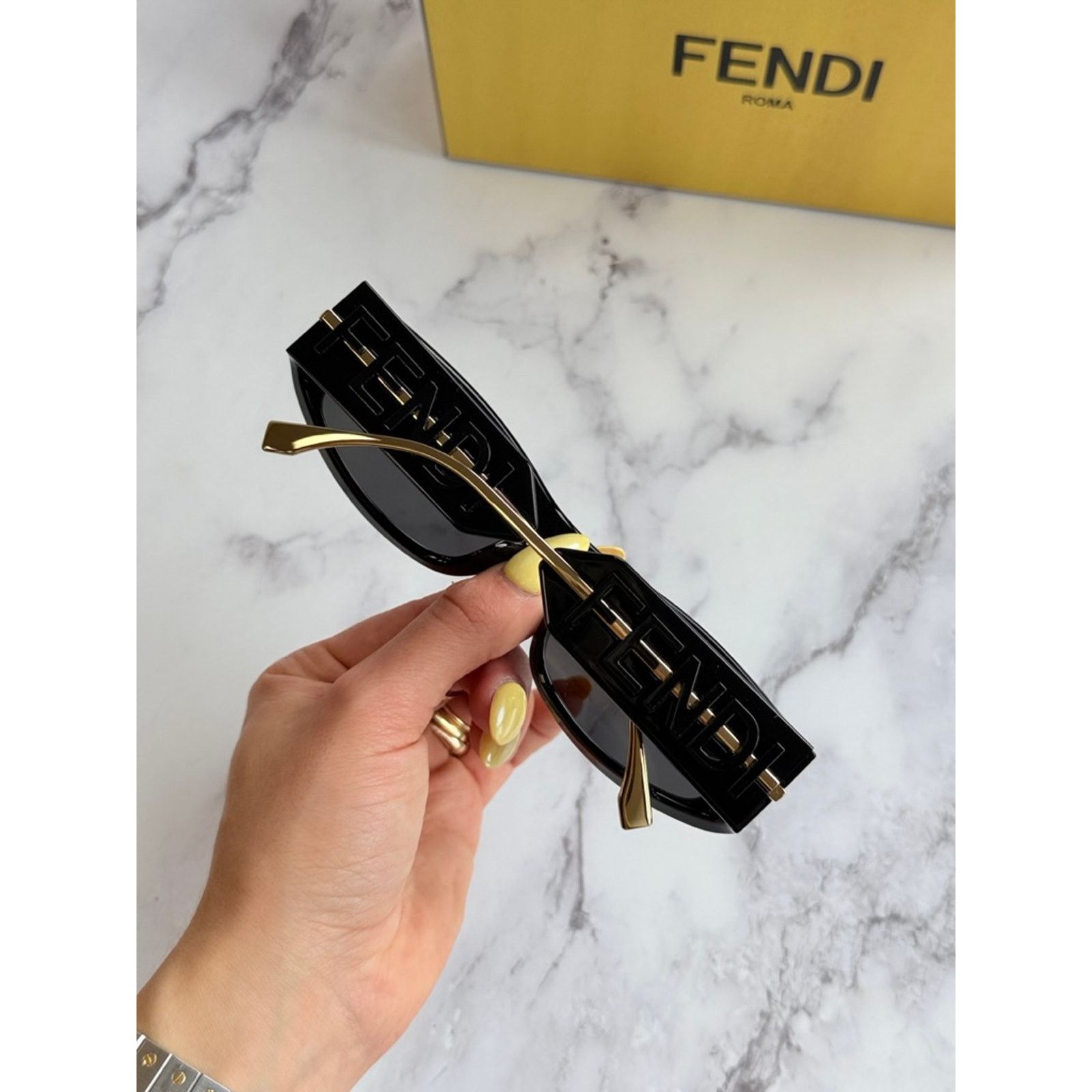 Fendi NEW Fendi FE40120I Fendigraphy Black Shield Sunglasses Size ONE SIZE - 9 Thumbnail