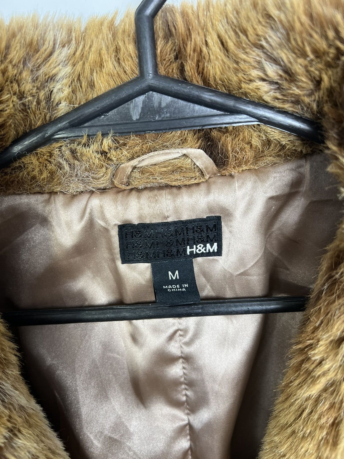 Other Beautiful Women's Fur H&M Avant Garde Size M / US 6-8 / IT 42-44 - 4 Thumbnail