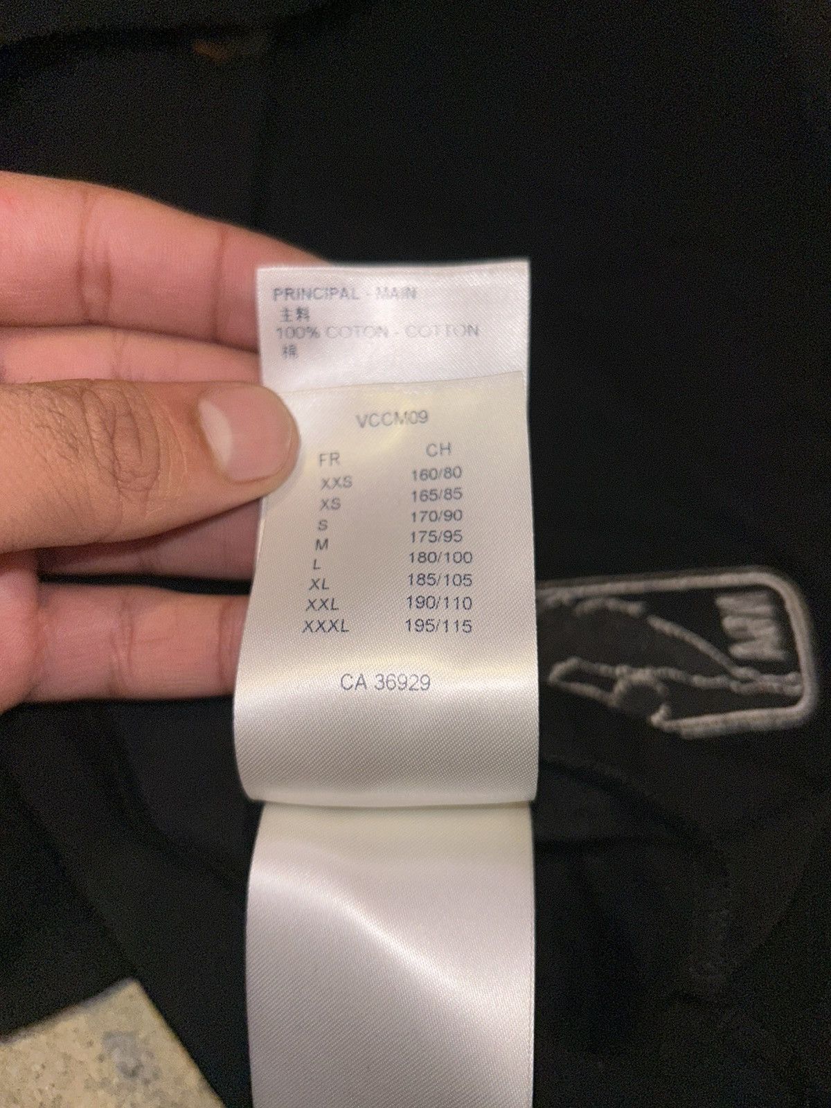 Louis Vuitton LV NBA print & Multi emblem Shirt Size US S / EU 44-46 / 1 - 5 Thumbnail