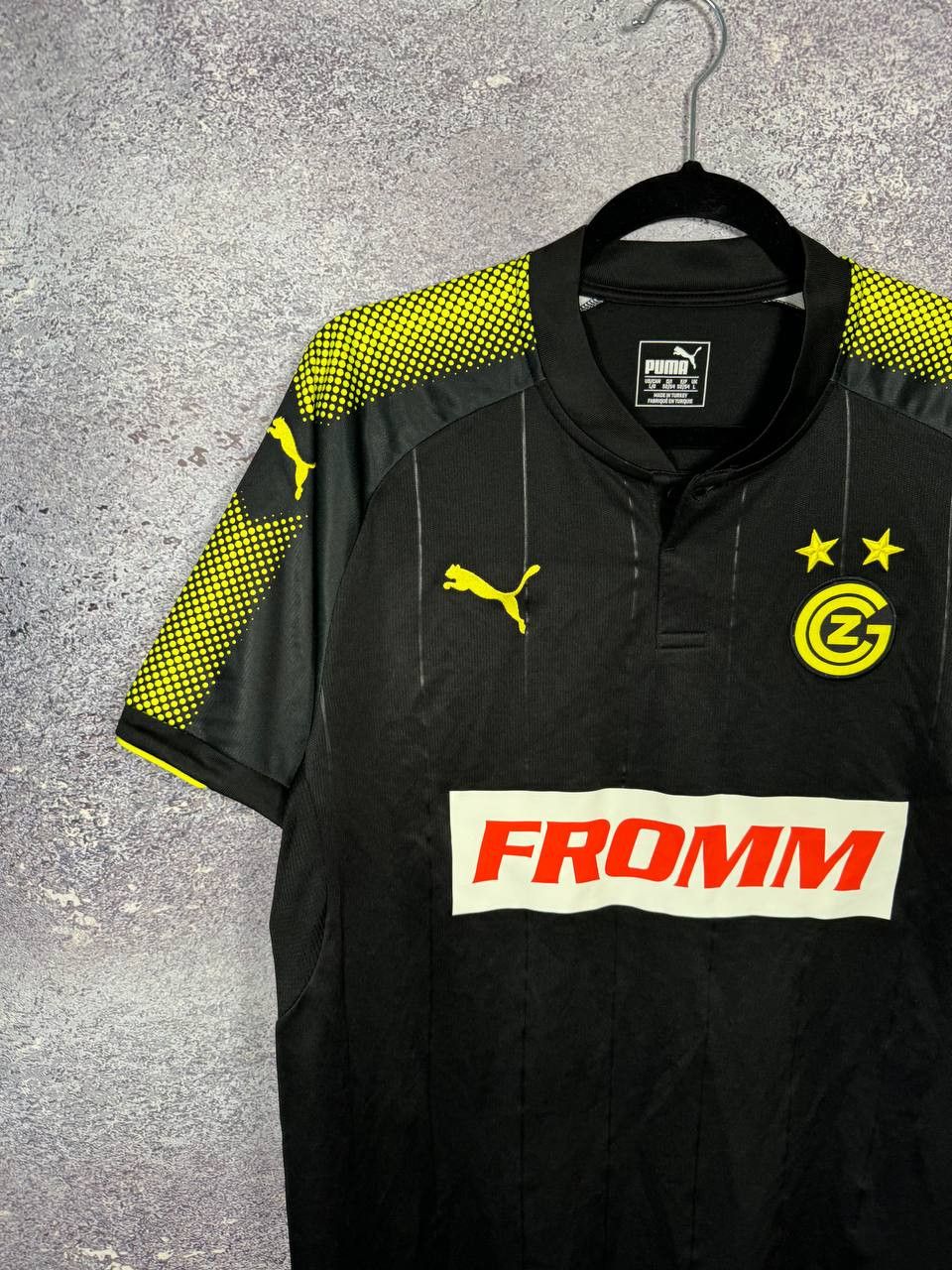 Puma × Vintage Grasshopper Club Zurich 2018/19 Puma Soccer Jersey Size US L / EU 52-54 / 3 - 4 Thumbnail