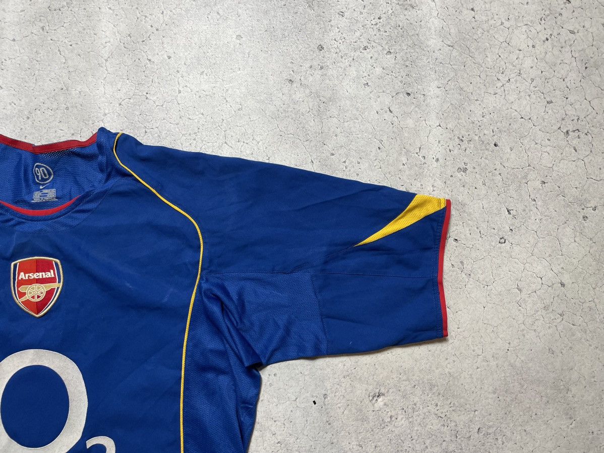 Vintage Nike FC Arsenal 2004/2005 O2 Retro Football Jersey