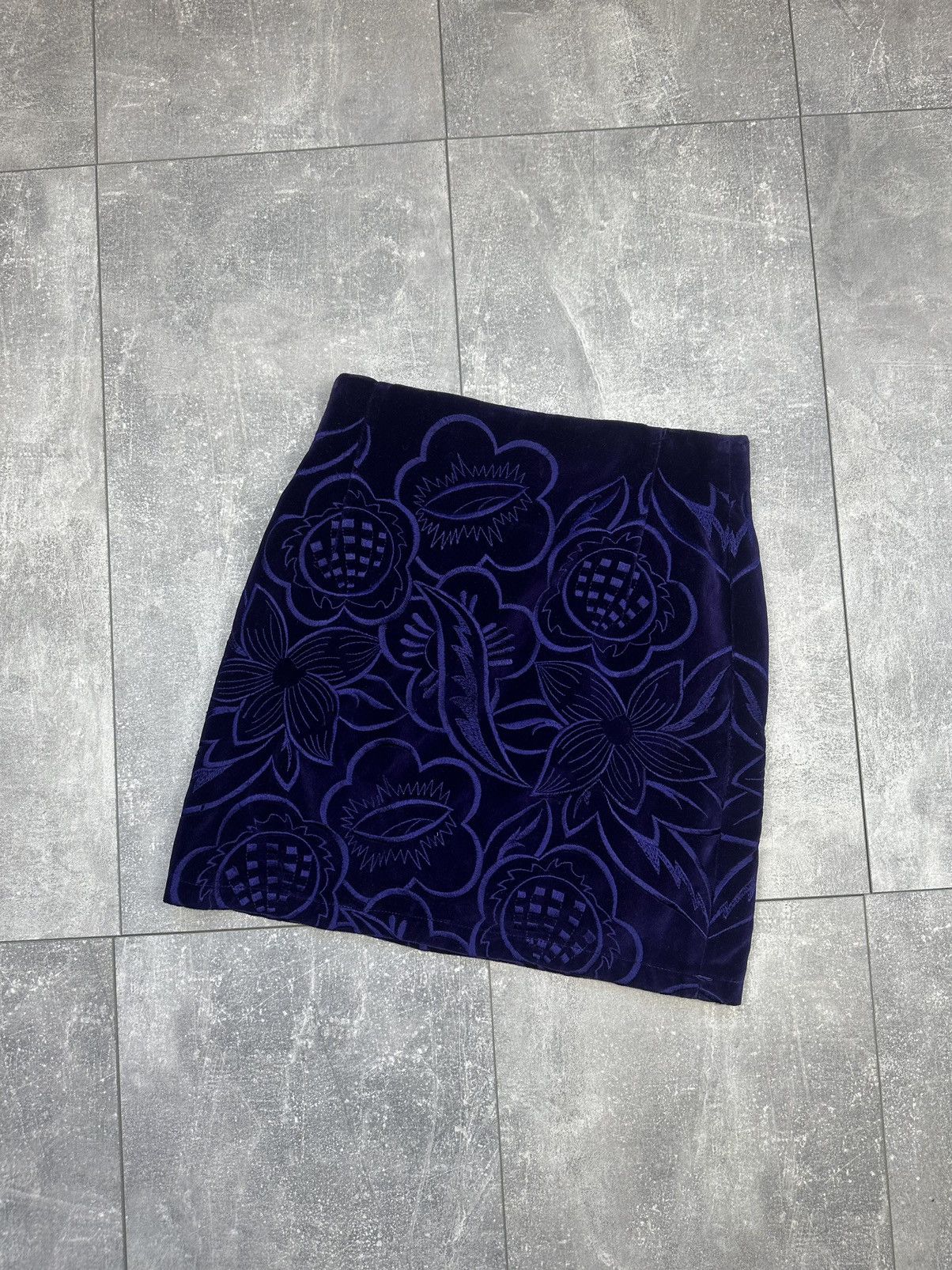 Escada Women’s Vintage Escada Luxury Flower Printed Skirt Size 30" / US 8 / IT 44 - 6 Thumbnail