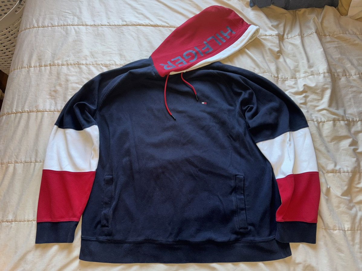Tommy Hilfiger × Vintage Rare Tommy Hilfiger Block Hoodie (Size XXL) Size US XXL / EU 58 / 5 - 1 Thumbnail