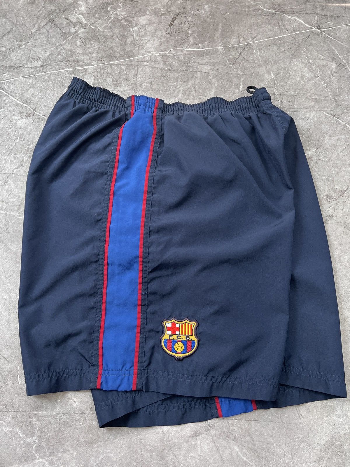 Nike Vintage Nike Fc Barcelona old school retro shorts Y2K Size US 36 / EU 52 - 7 Thumbnail