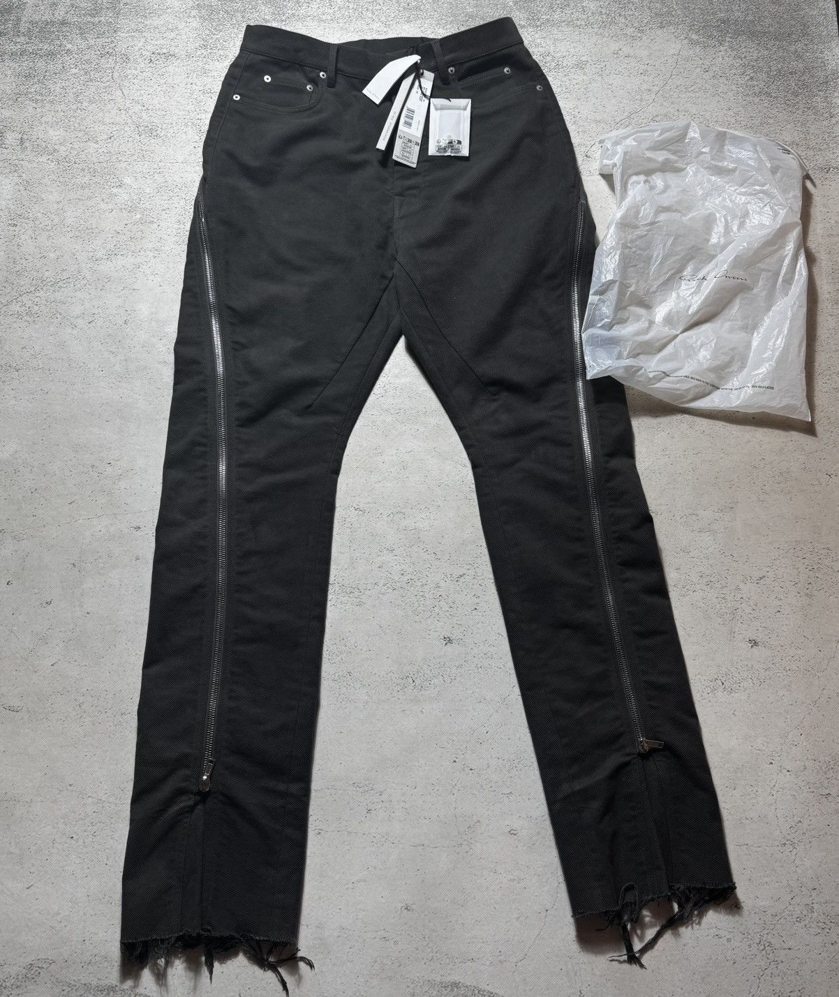 Rick Owens Rick Owens mainline PORTERVILLE F/W24 Bolan banana jeans Size US 33 - 1 Thumbnail