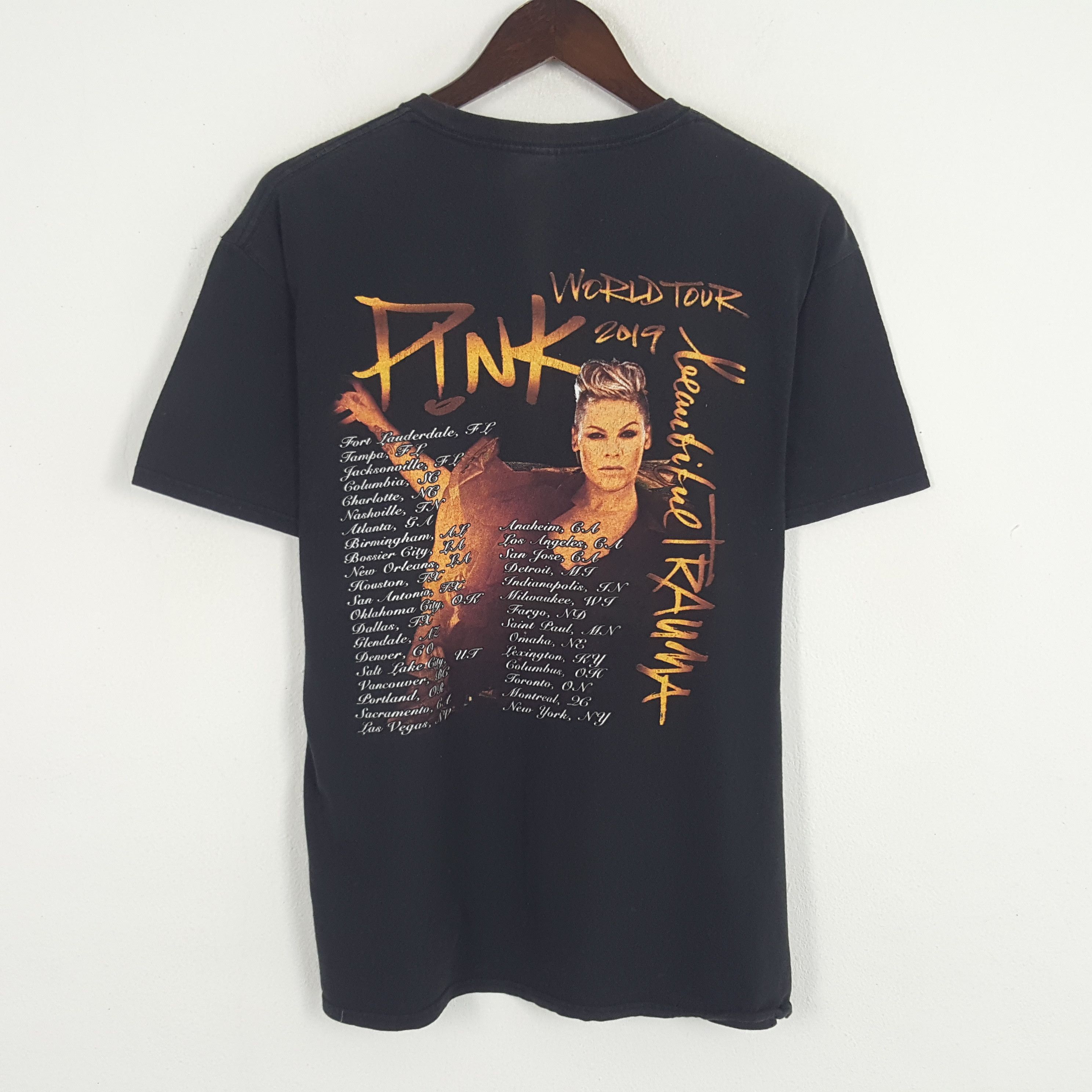 Band Tees × Vintage Vintage Pink World Tour 2019 Rock Single Tshirt Size US L / EU 52-54 / 3 - 3 Thumbnail