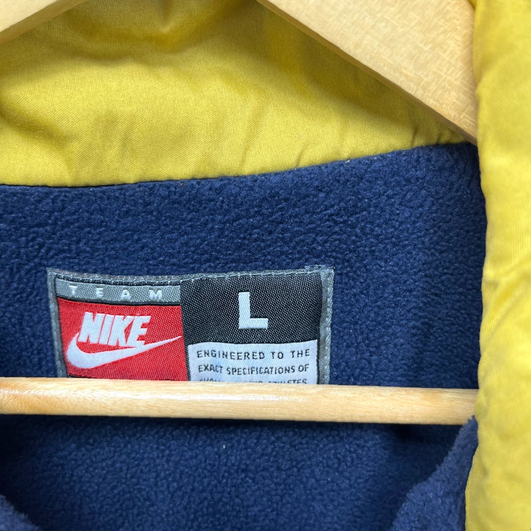 Nike VINTAGE Nike Big Swoosh Jacket Fleece Lined Polyester Blue L Men's Large 90s Puffer Zip Sportswear Size US L / EU 52-54 / 3 - 4 Thumbnail