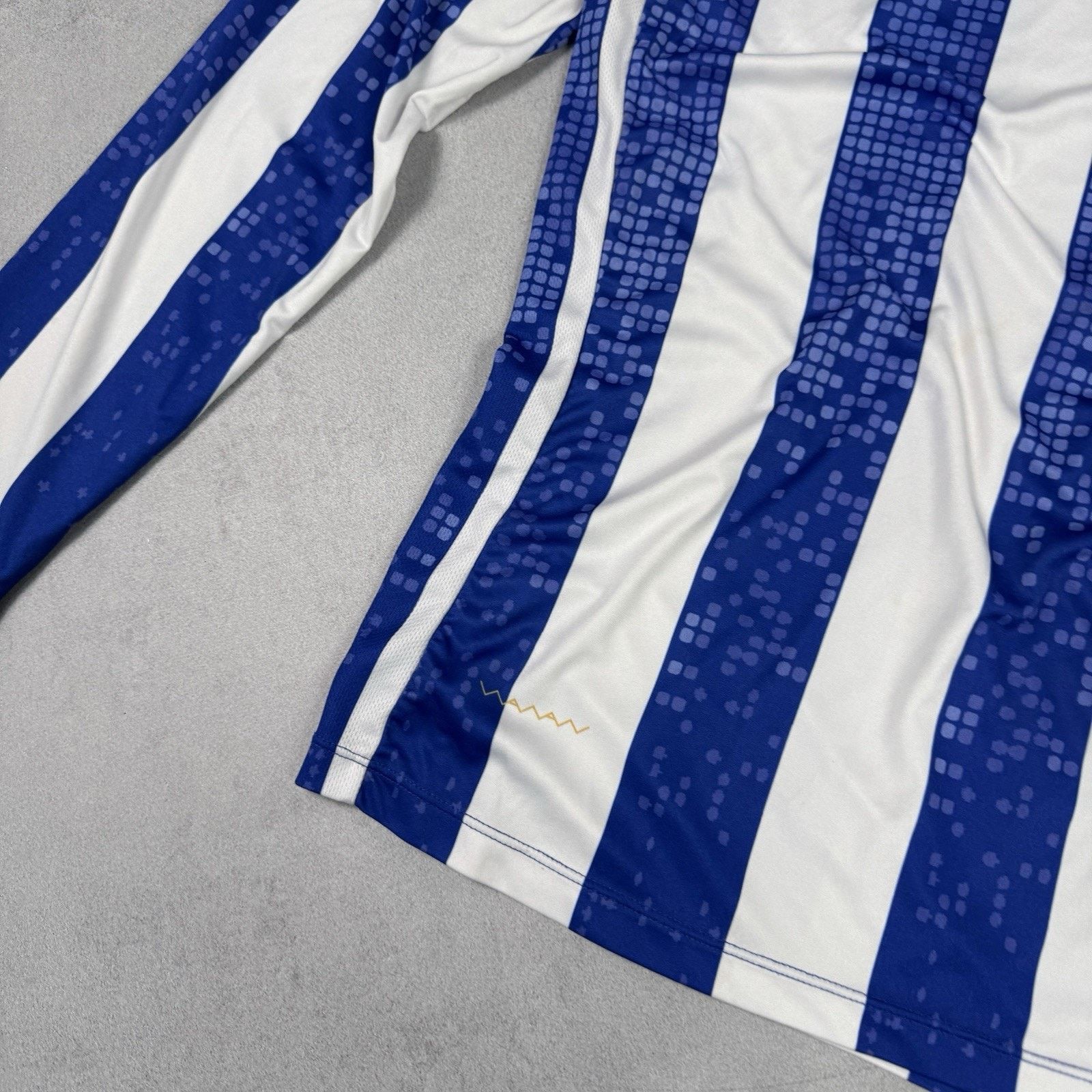 Vintage Sheffield Wednesday Home Football Shirt 2019/2020 Size US L / EU 52-54 / 3 - 10 Thumbnail