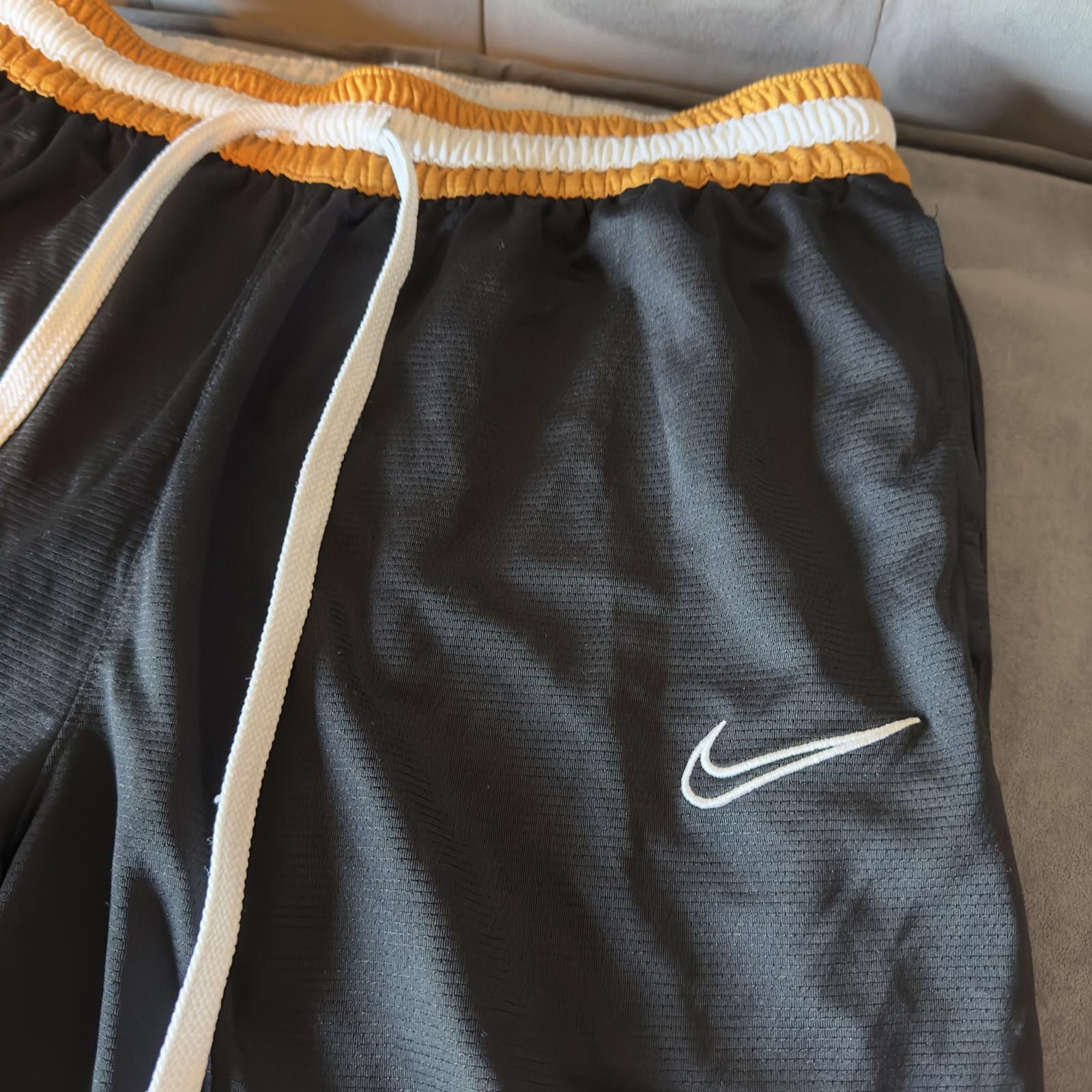 Nike Nike Men's Black & Gold Shorts - DNA Global Exploration Size US 34 / EU 50 - 2 Thumbnail