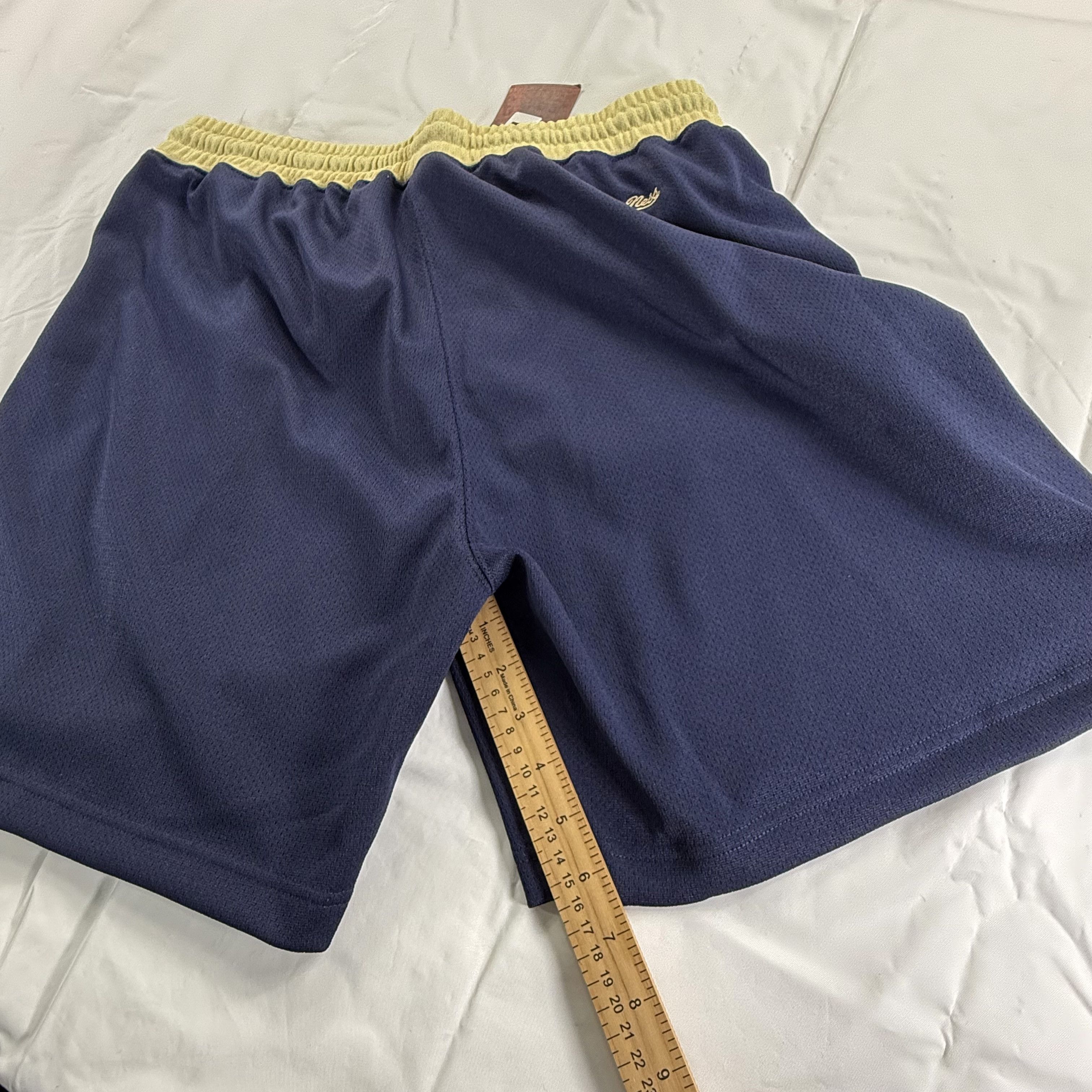 Mitchell & Ness Mitchell & Ness MLB New York Yankees OG 2.0 Mesh Shorts XL Size US 40 / EU 56 - 6 Thumbnail