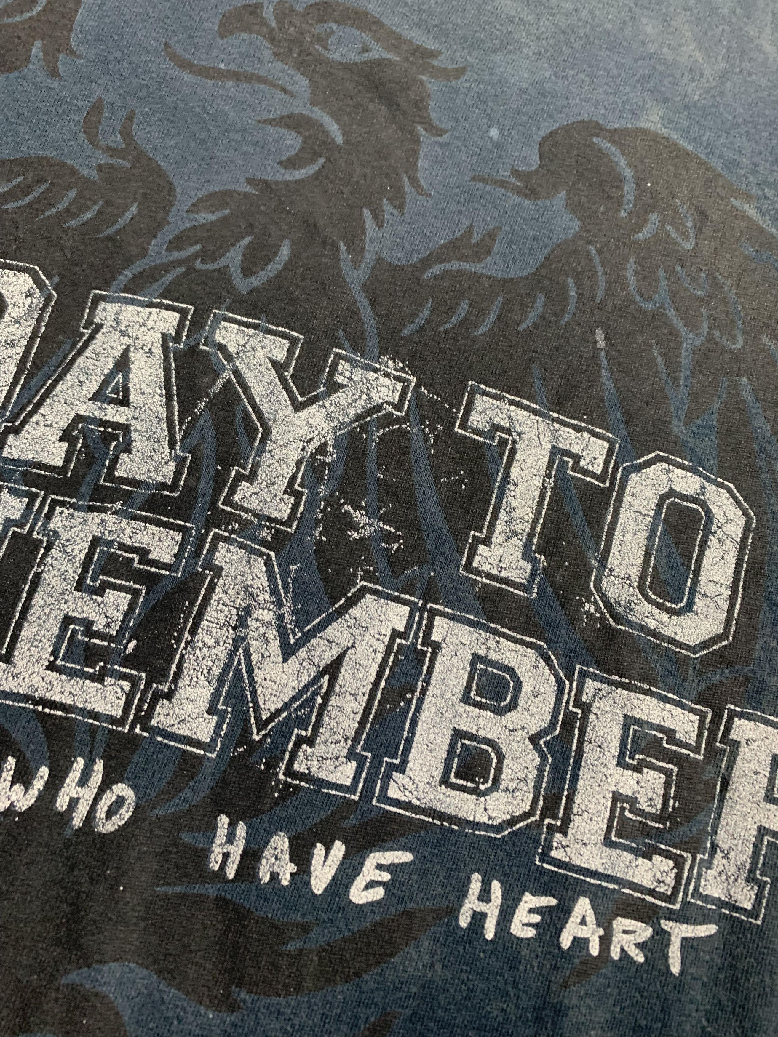 Band Tees Crazy Vintage A Day To Remember Band Tee Distressed Faded Size US XL / EU 56 / 4 - 3 Thumbnail