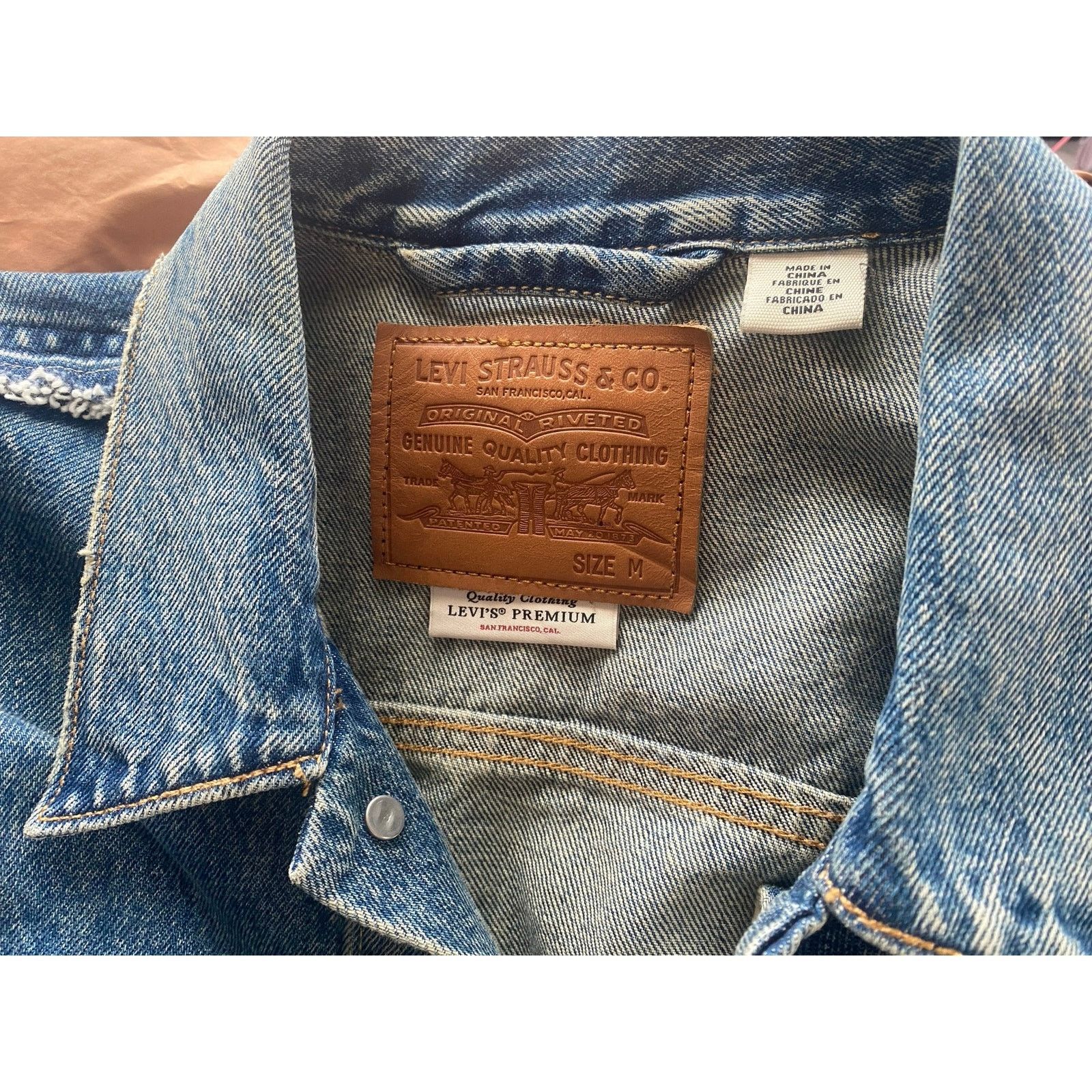 Levi's Levis Big E Reproduction Distressed Raw Hem M Trucker Jacket Size US M / EU 48-50 / 2 - 6 Thumbnail