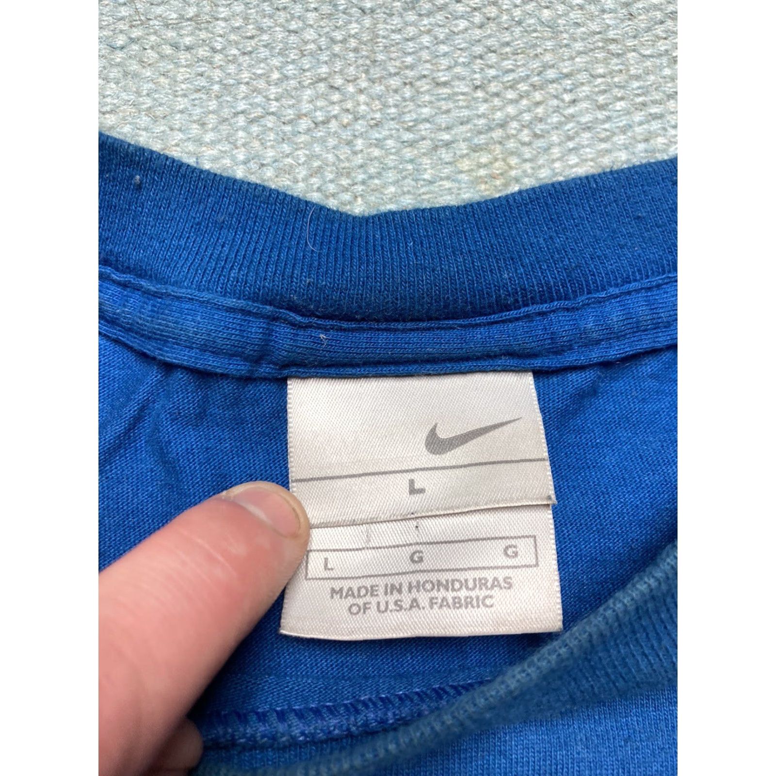 Nike VINTAGE Nike T-Shirt Embroidered Swoosh Royal Blue Men L Check Shirt Size US L / EU 52-54 / 3 - 4 Thumbnail