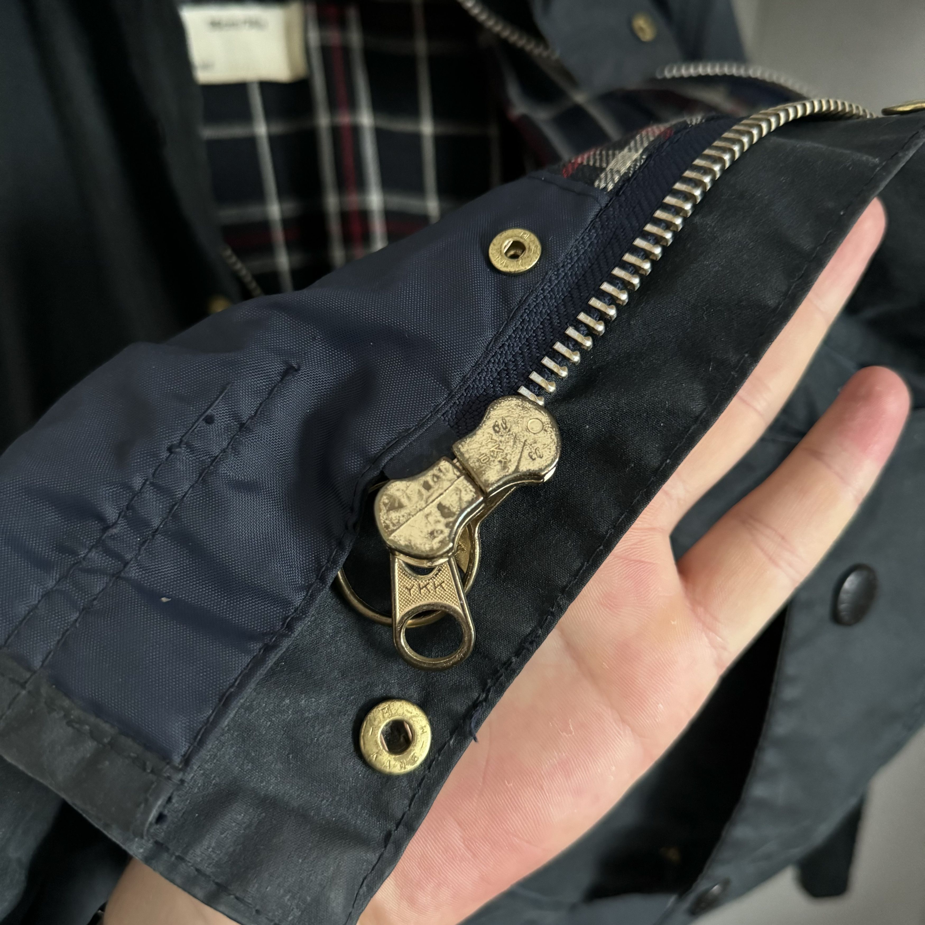 Barbour VINTAGE BARBOUR 2 CRESTS BORDER Waxed Jacket Size S / C34 Size US S / EU 44-46 / 1 - 9 Thumbnail