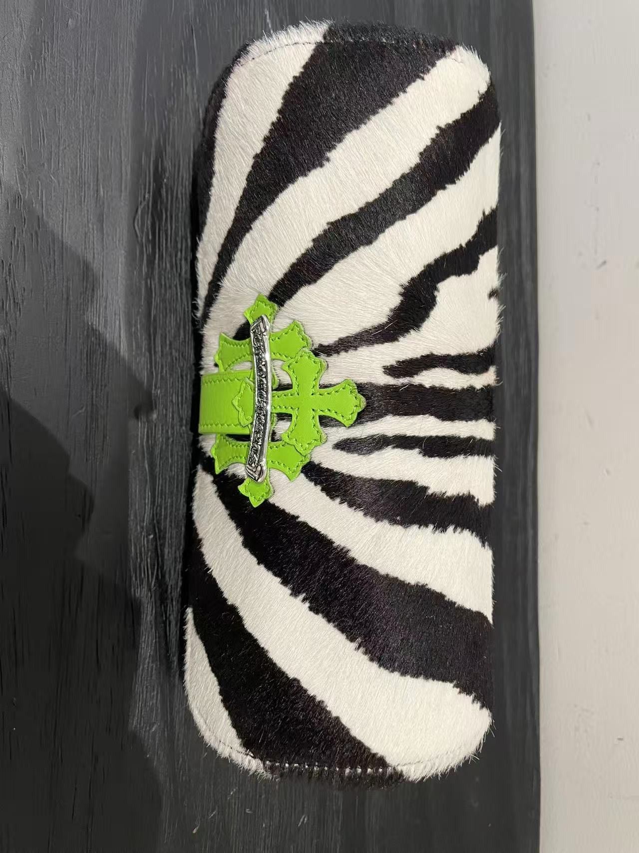 Chrome Hearts Chrome Hearts Zebra Stripe Cross Watch Roll Box Size ONE SIZE - 6 Thumbnail
