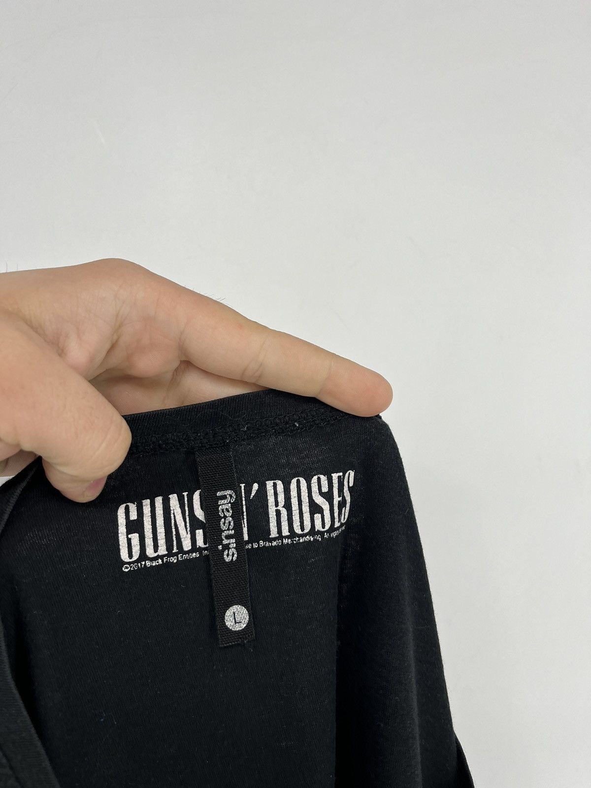 Guns N' Roses Vintage Guns N Roses Skulls Dead Face Band Rock Streetwear Size L / US 10 / IT 46 - 7 Thumbnail