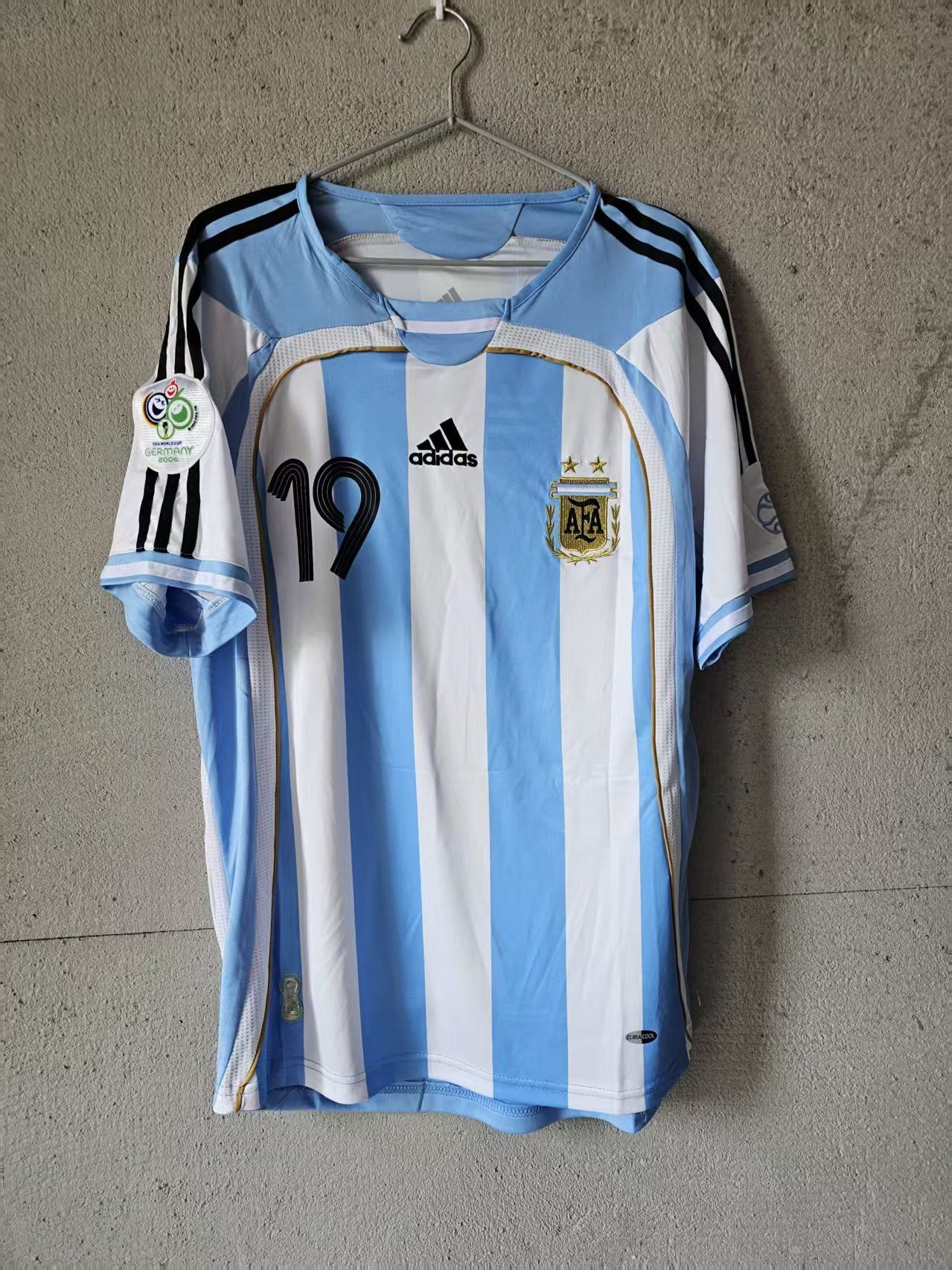 Other 2006 Argentina #19 Messi Jersey Home Size US S / EU 44-46 / 1 - 2 Thumbnail