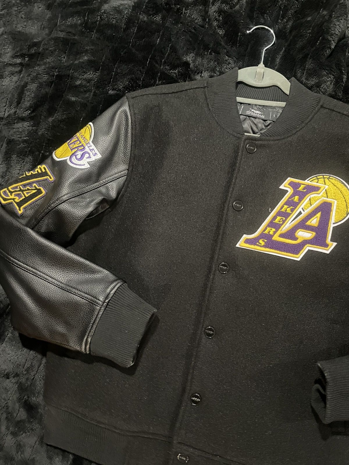 Pro Standard Lakers Pro Standard varsity jacket Size US L / EU 52-54 / 3 - 1 Thumbnail