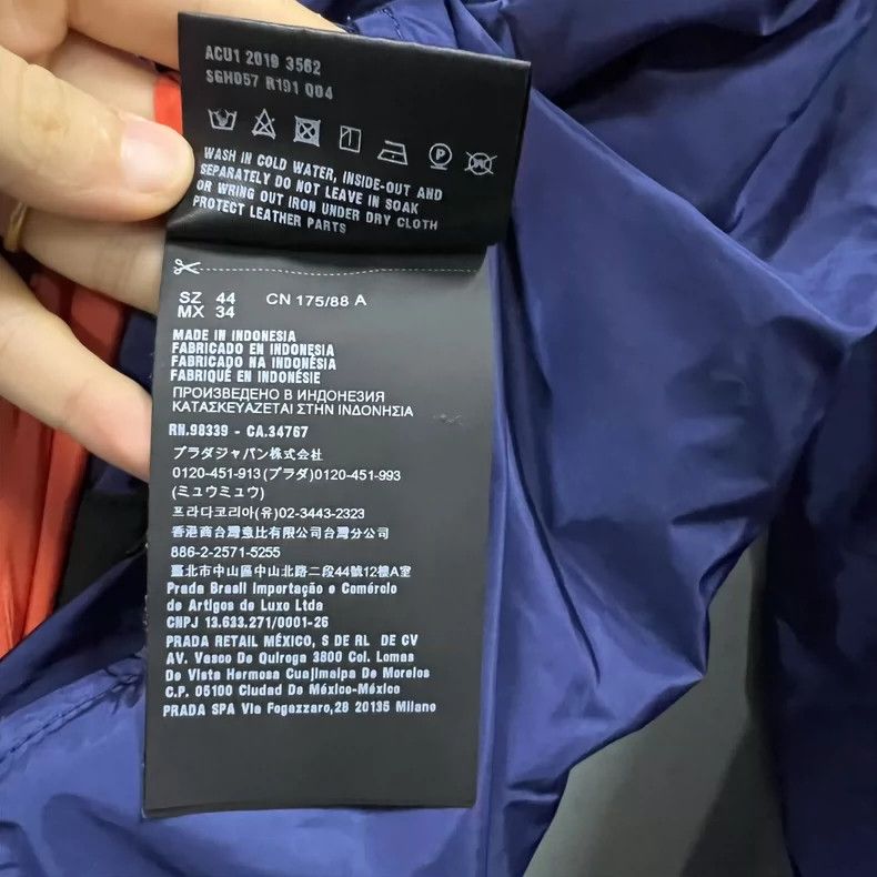 Prada Prada Color-blocked triangle double-sided nylon jacket 2502 Size US S / EU 44-46 / 1 - 8 Thumbnail