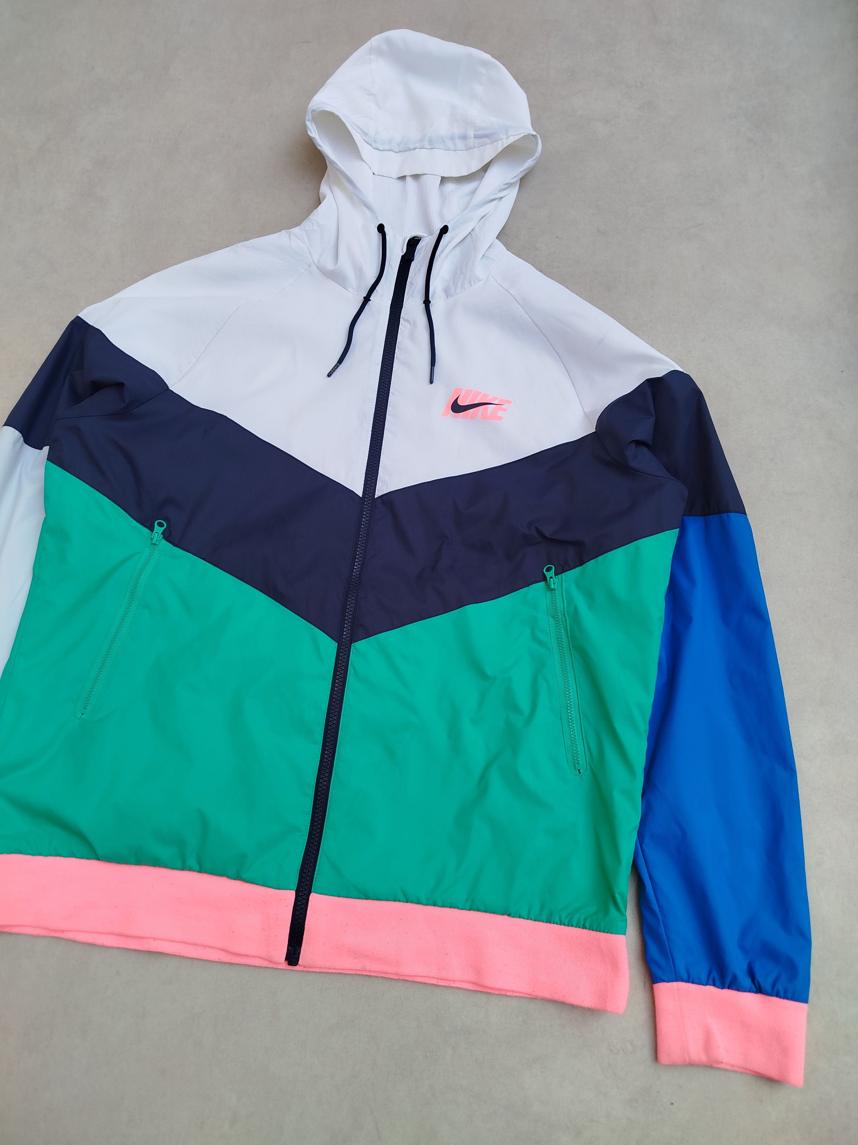 Nike Nike Sportswear Windrunner Jacket AJ1396-100 Size US L / EU 52-54 / 3 - 2 Thumbnail