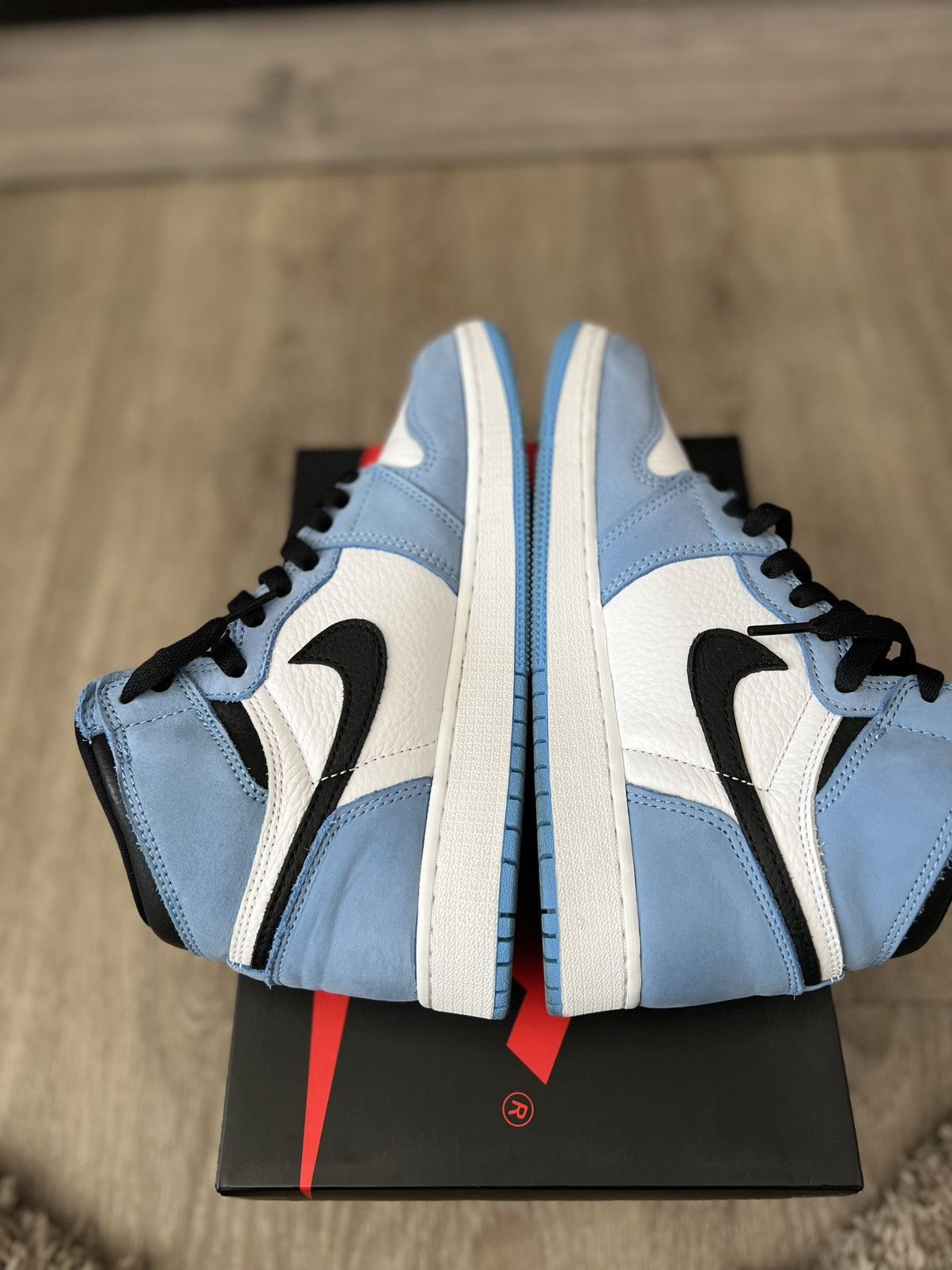 Jordan Brand Air Jordan 1 GS “University Blue” Size US 6 / EU 39 - 6 Thumbnail