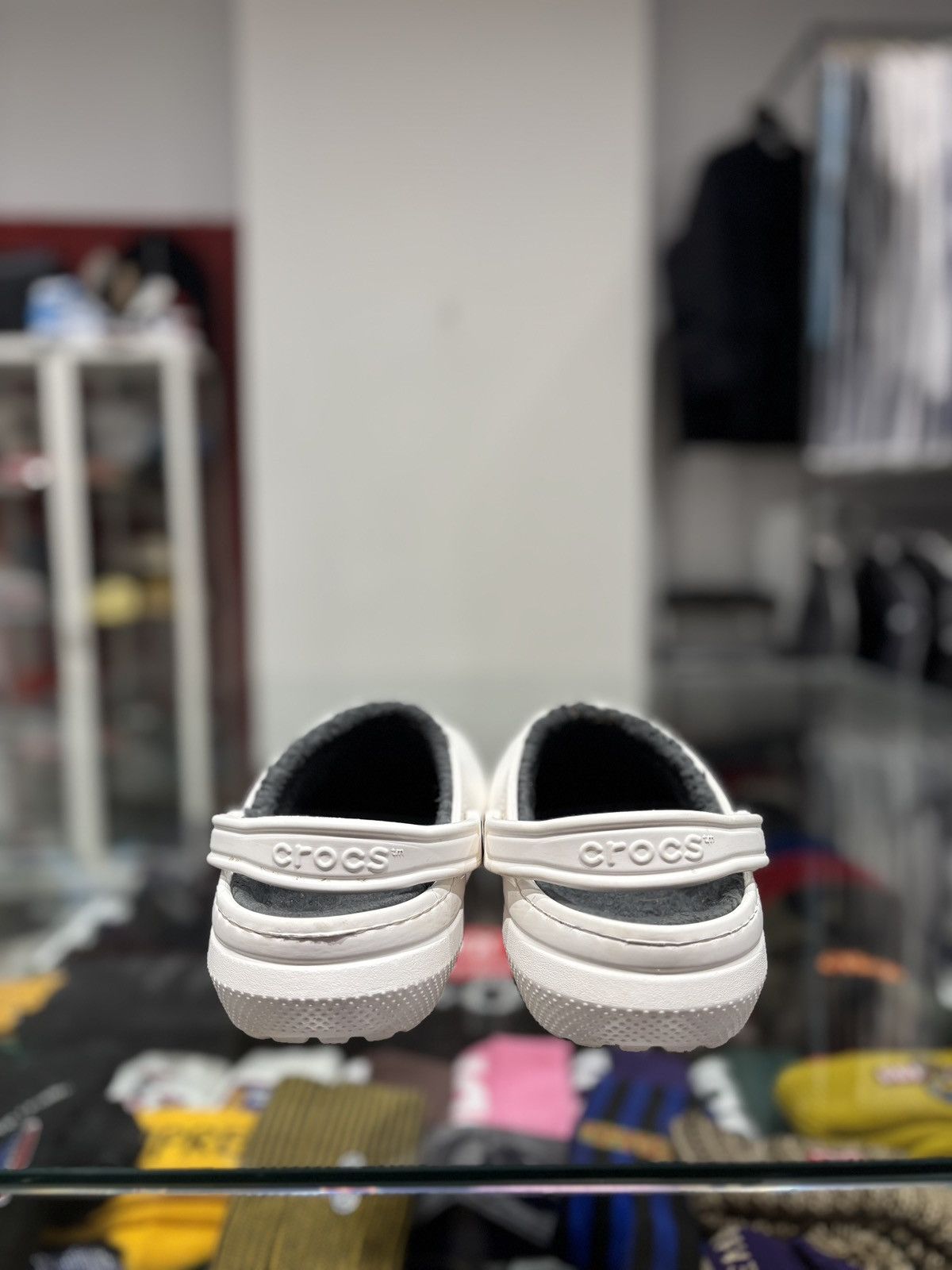 Crocs Crocs Men Classic Fuzz Lined Crocs White Size: 10 Size US 10 / EU 43 - 4 Thumbnail