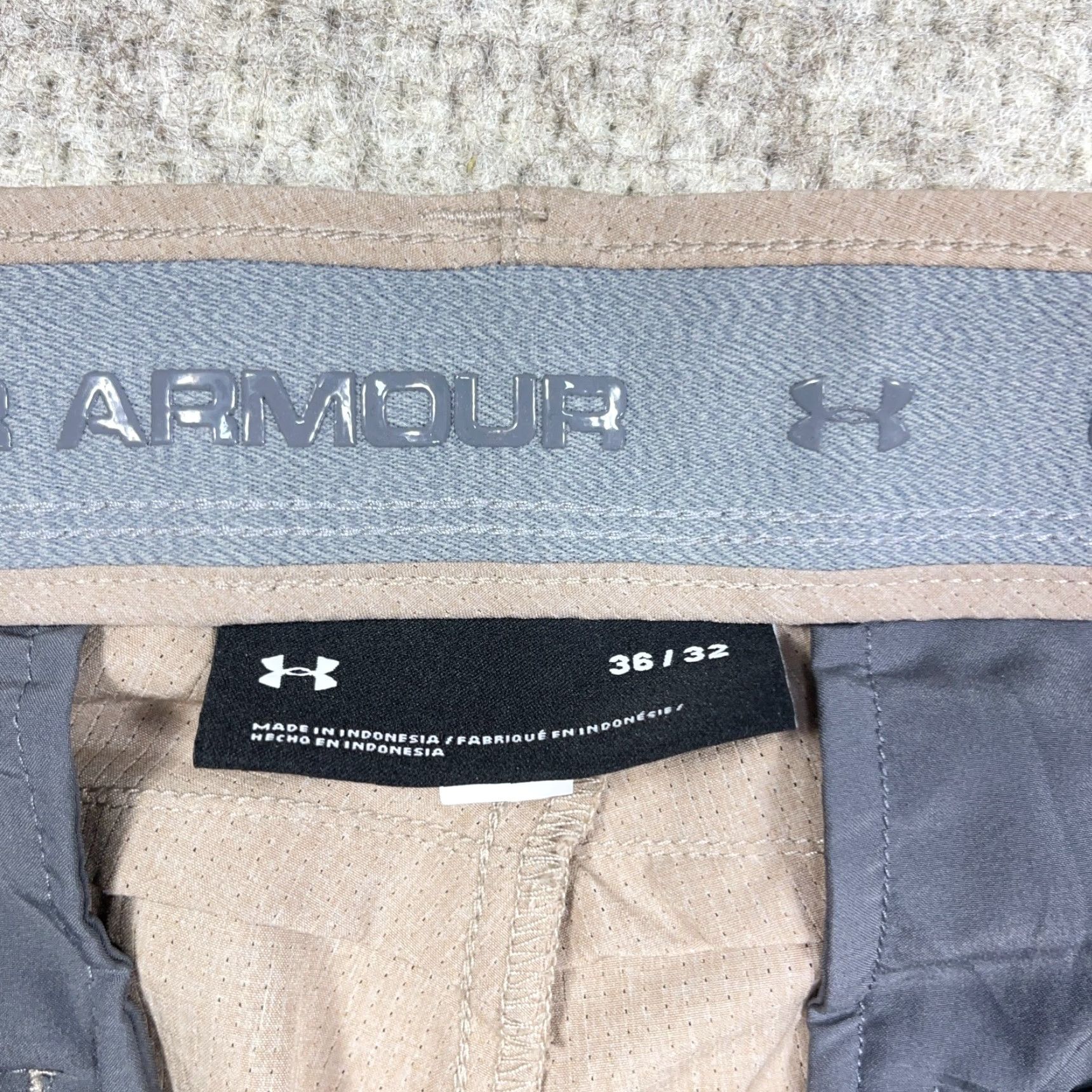 Under Armour Under Armour Golf Pants Men 36x32 Khaki Chino Heat Gear Performance Golf Beig​e Breathable Moisture Wicking Pockets Flat Front Regular Straight Size US 36 / EU 52 - 4 Thumbnail