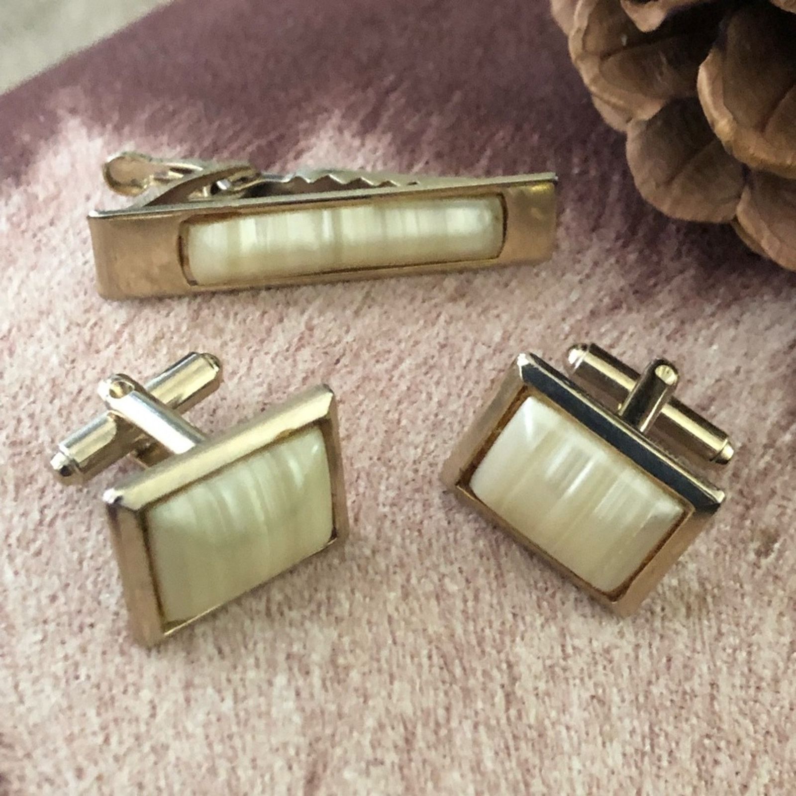 Vintage Vintage men’s golden marble cuff link tie bar set Size ONE SIZE - 1 Thumbnail