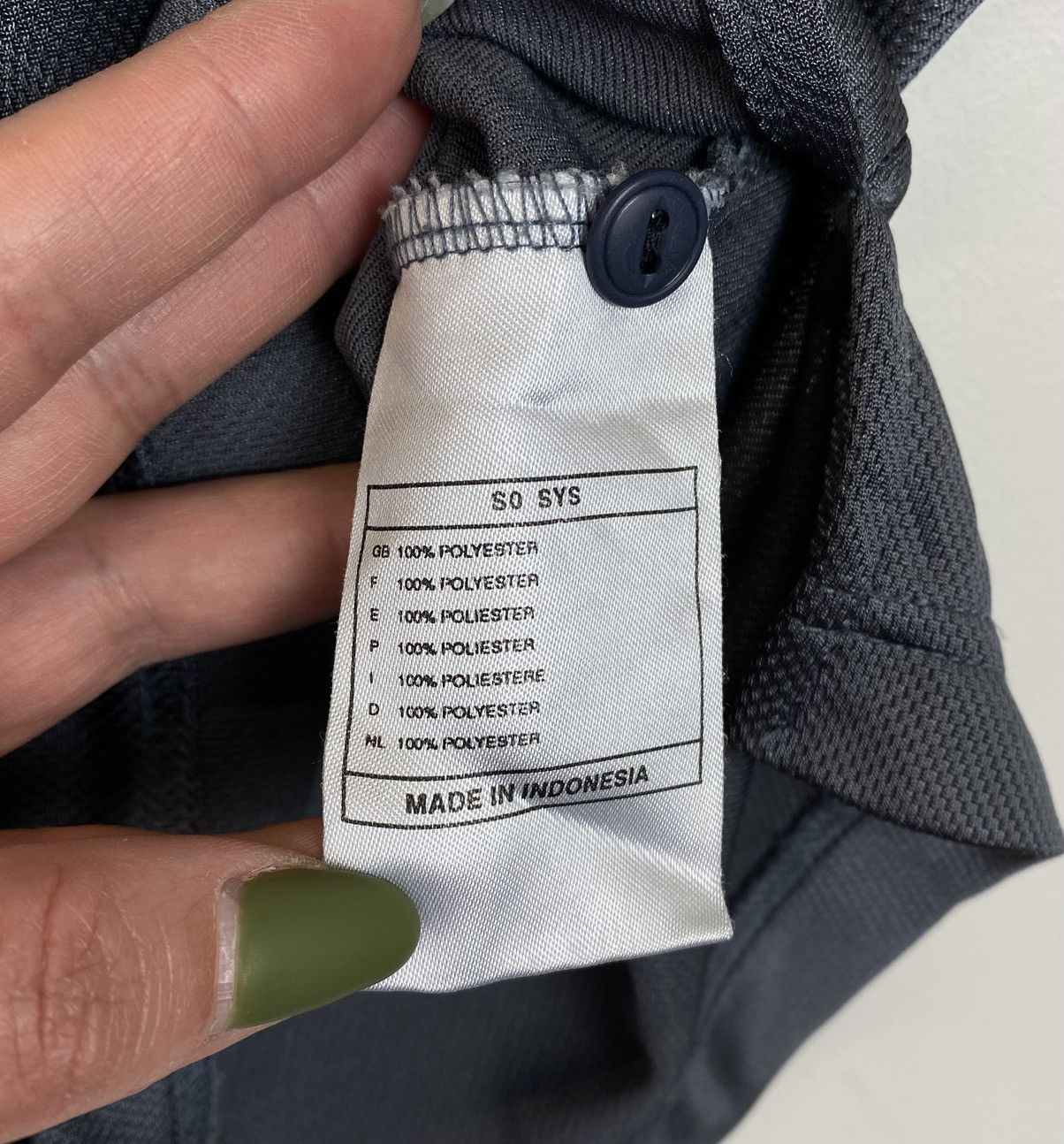 Vintage Vintage Nike ACG Alpha Project Shirt Buttons Size L Top Grey Size US L / EU 52-54 / 3 - 7 Thumbnail