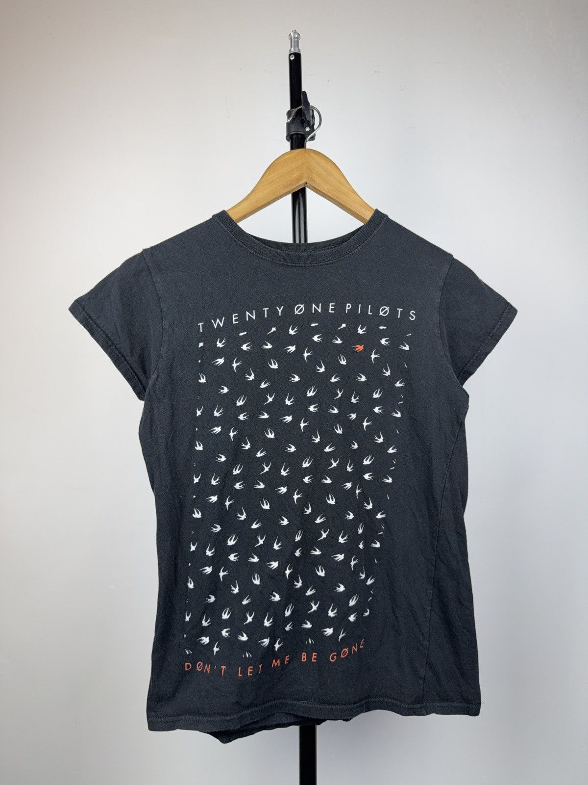Band Tees Twenty One Pilots “Don’t Let Me Be Gone” Tour Tee Shirt Size M / US 6-8 / IT 42-44 - 1 Thumbnail