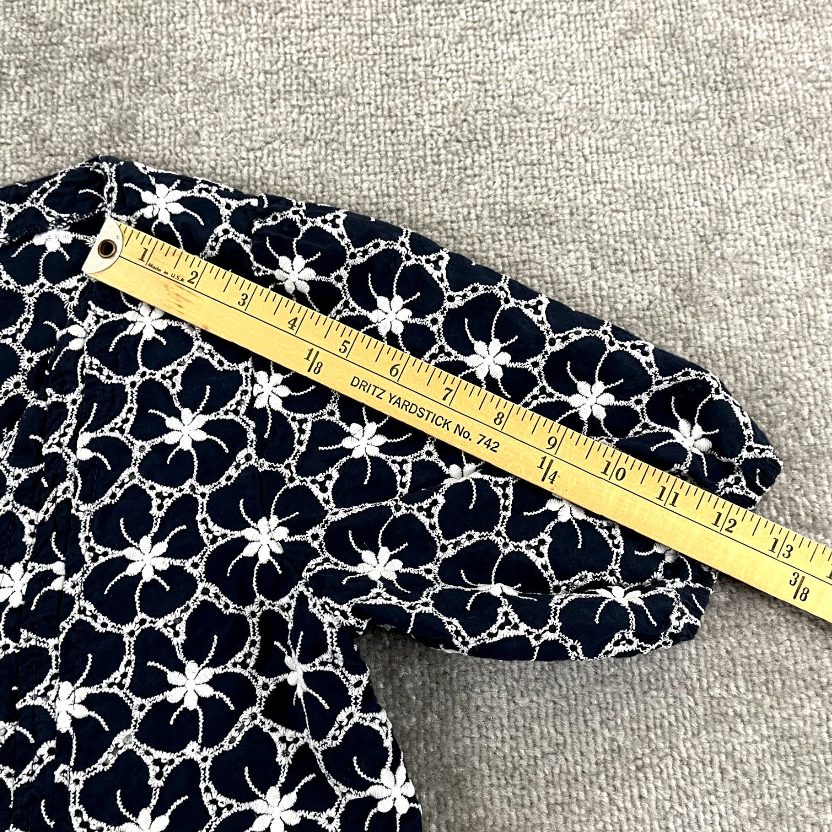 Vintage ANTHROPOLOGIE KINDRED Blouse Womens Small Blue White Floral Crochet Button Size S / US 4 / IT 40 - 6 Thumbnail