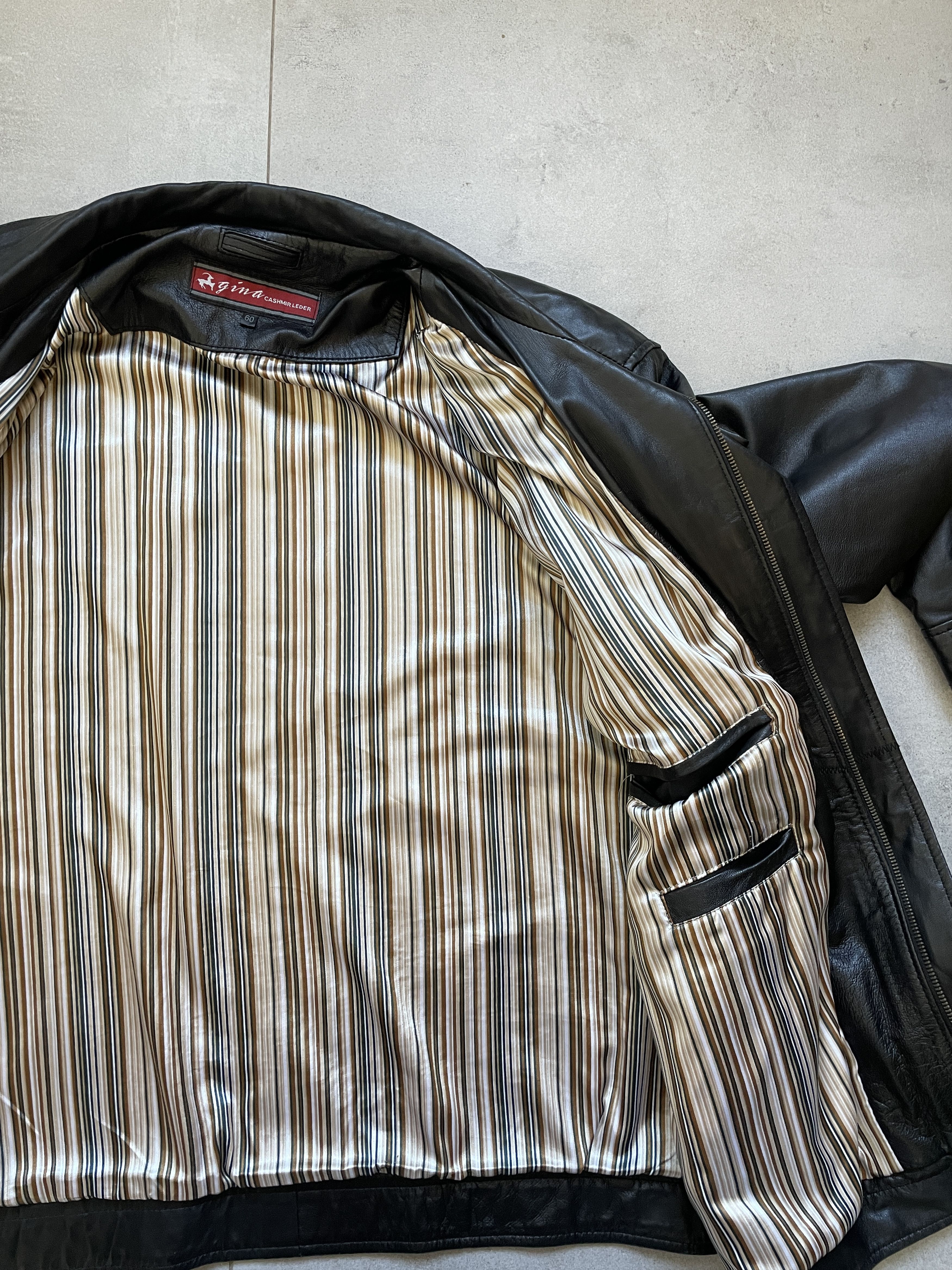 Vintage VINTAGE 90S BLACK BOXY LAMB LEATHER JACKET Size US XL / EU 56 / 4 - 2 Thumbnail